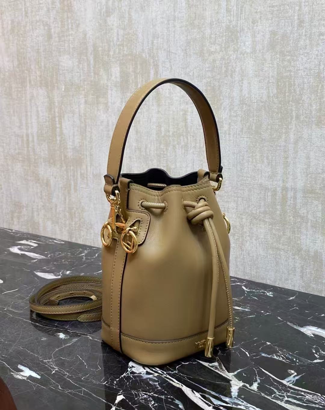 TOP FENDI Mon Tresor Cappuccino Leather Mini Bag 18x12x10cm - Beige