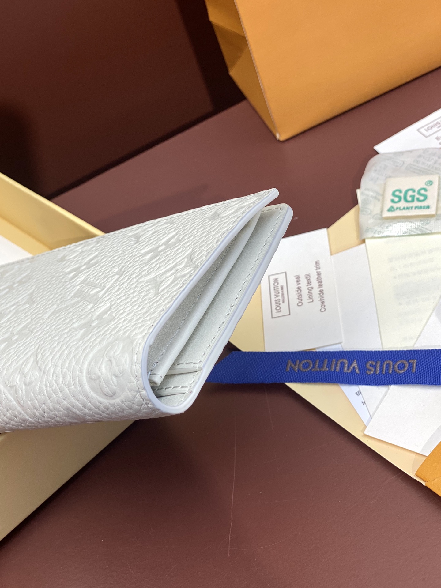 TOP Louis Vuitton LV Brazza Wallet Cowhide 19x2x10cm - White