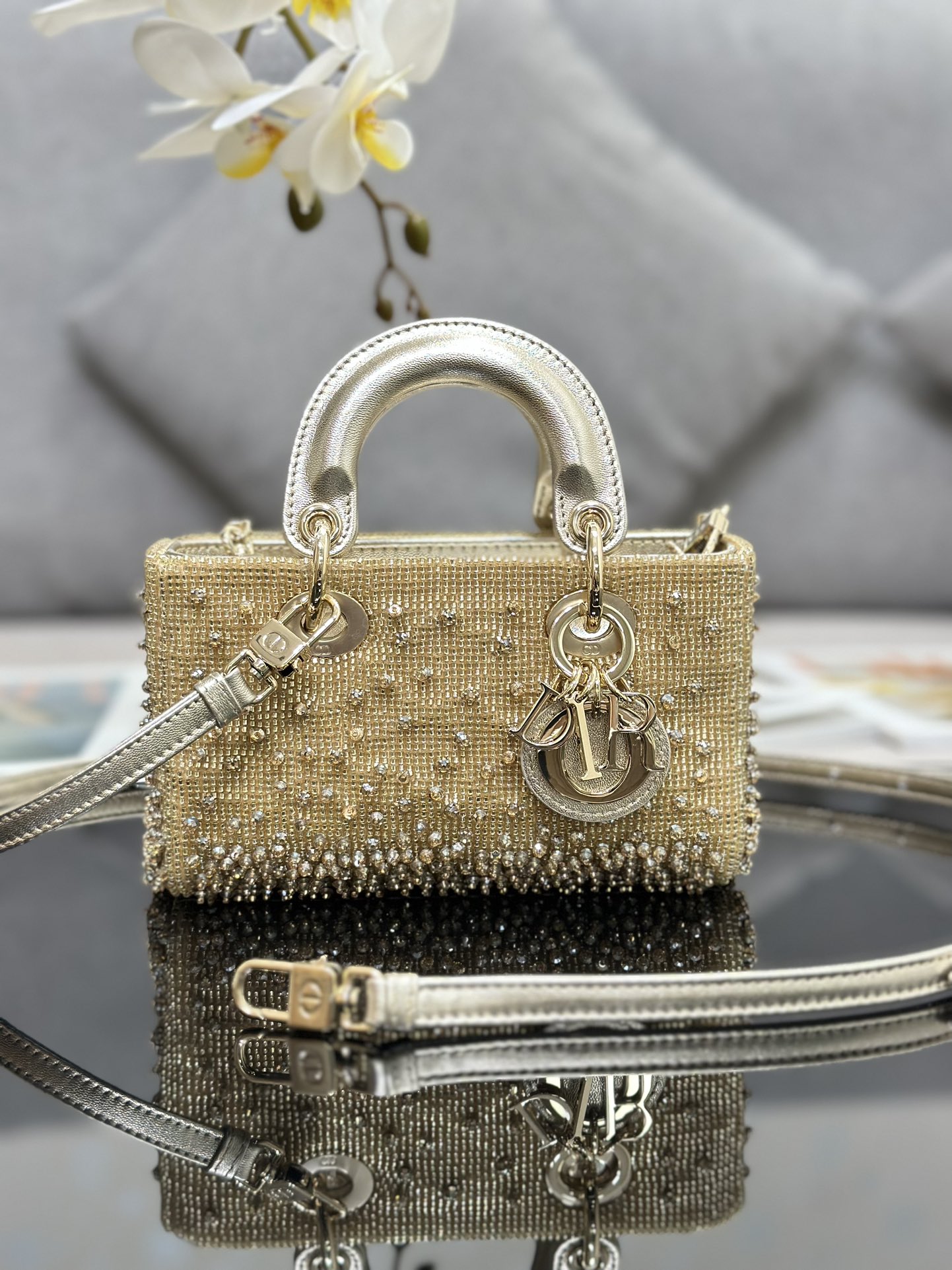 TOP Christian Dior Super Mini Embroidery Beads Lady D-Joy Bag 16*9*5cm -2 Colors