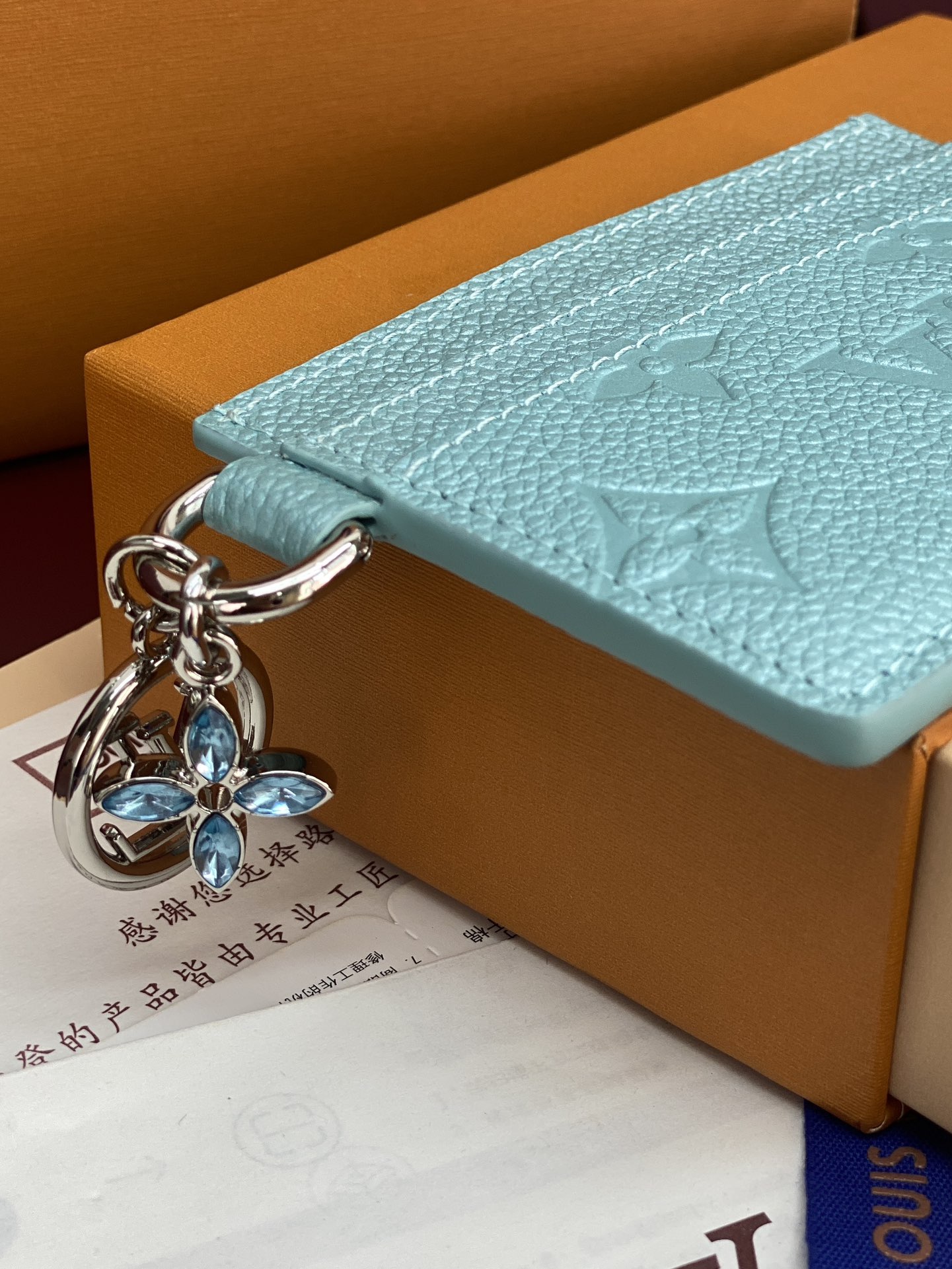 TOP Louis Vuitton LV Ski Charms Card Holder 10.2x7.3x0.3cm - Pearlescent Blue