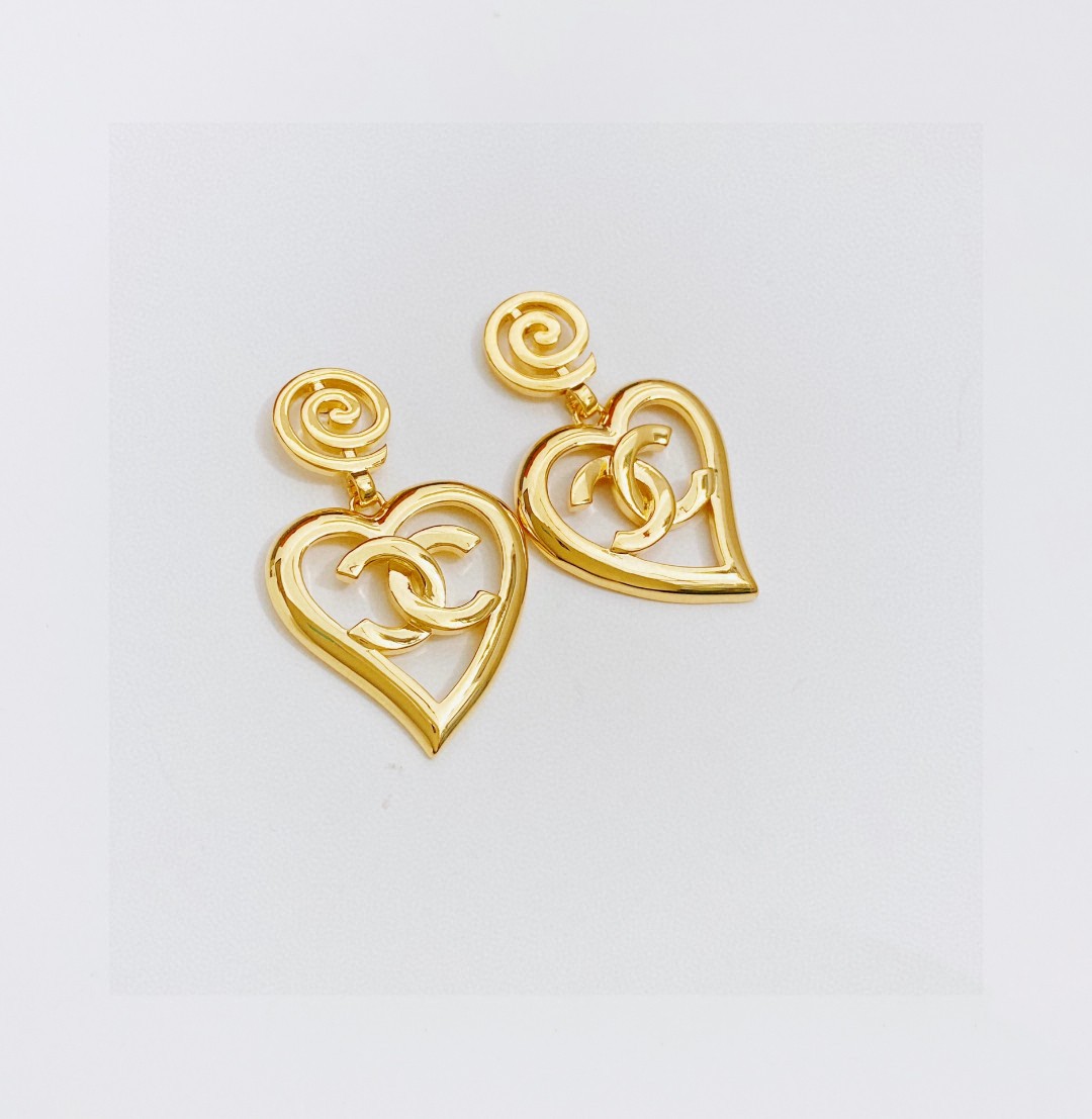 TOP CHANEL Heart Hollow Double C Pendant Spiral Stud Earrings