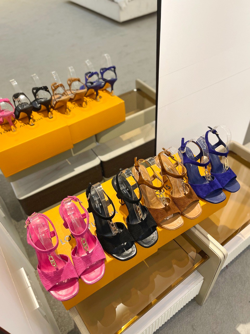 TOP Louis Vuitton LV Pumps - 4 Color