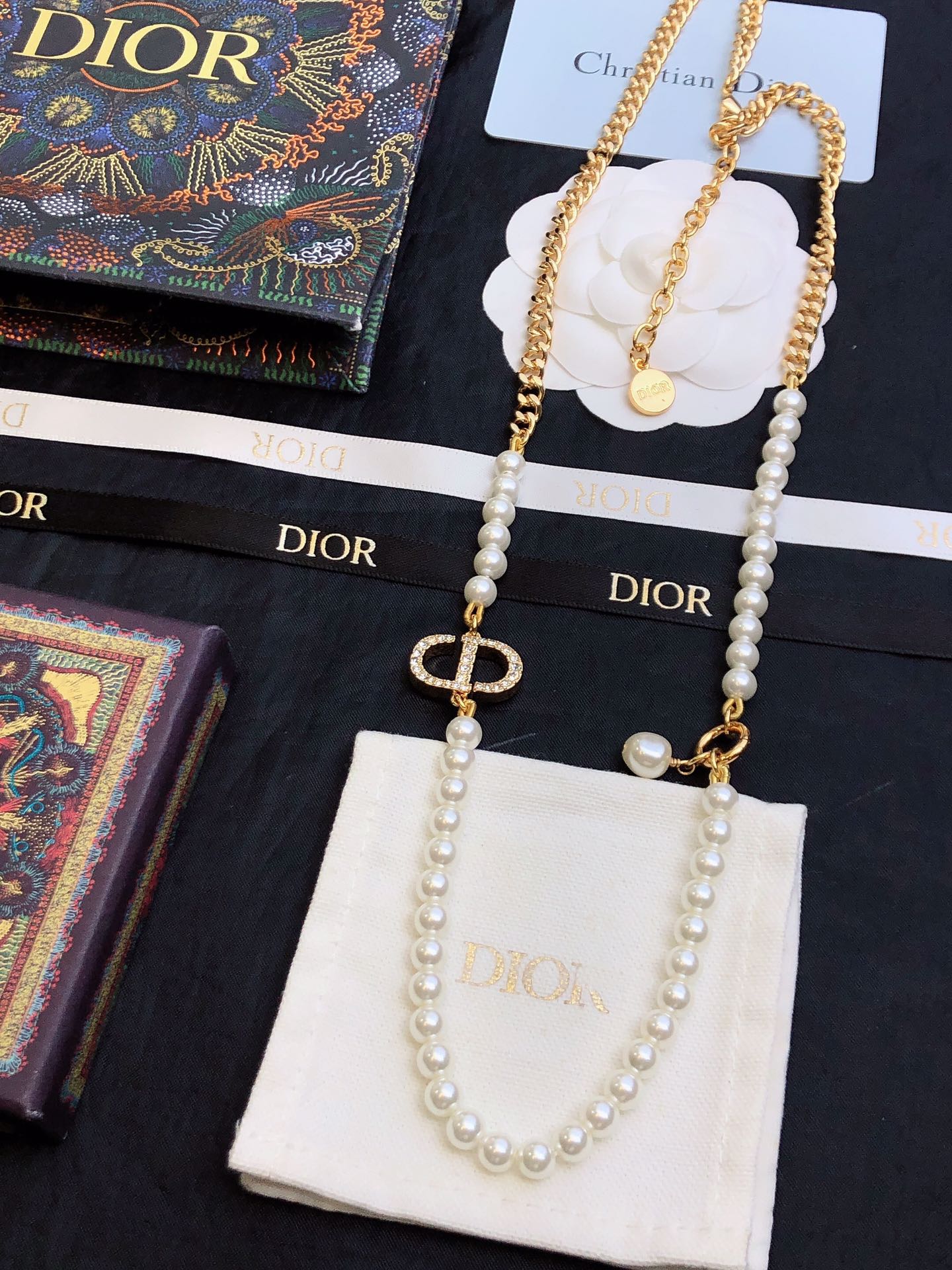 TOP Christian Dior Pearl Necklaces