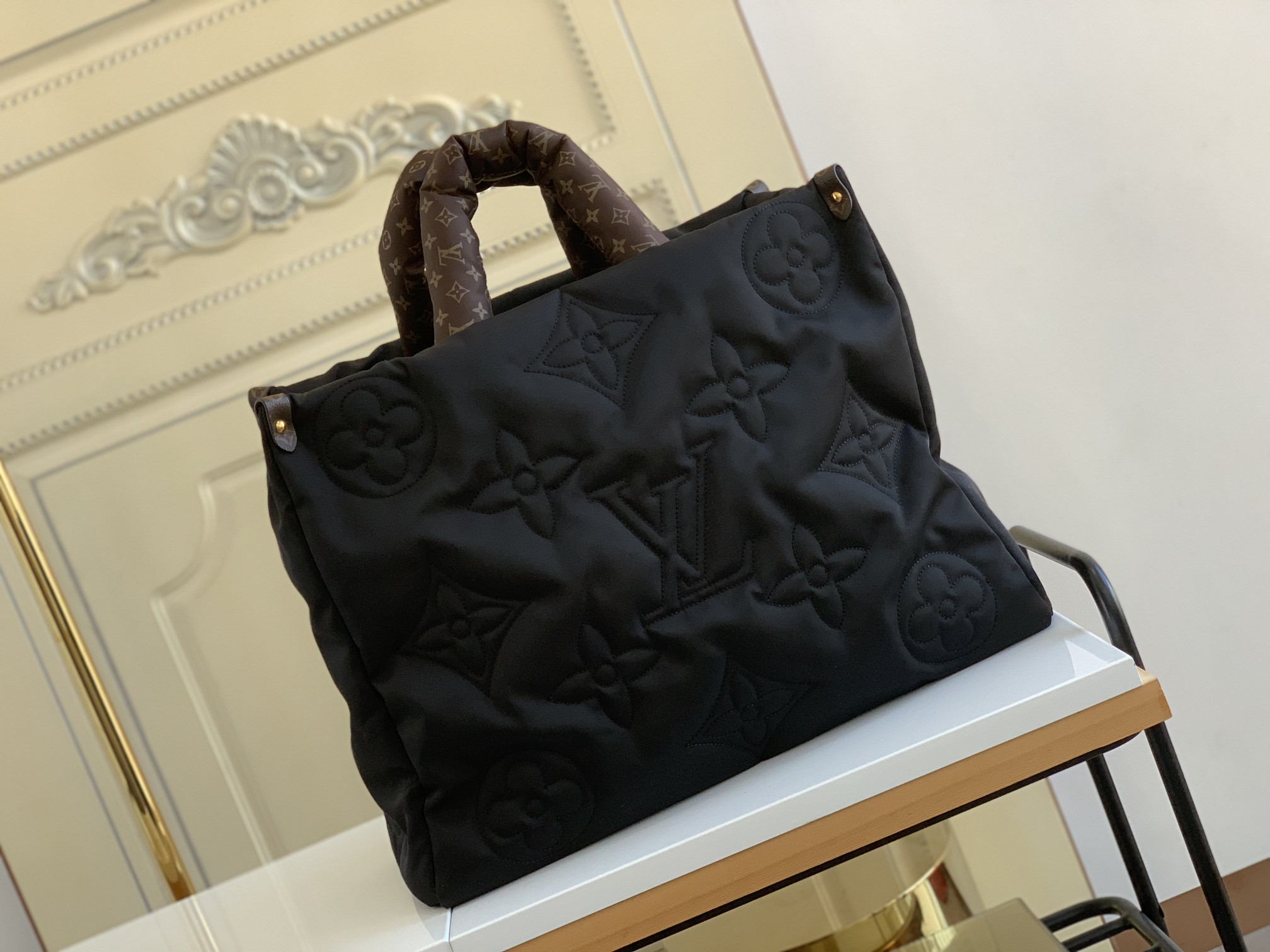 TOP Louis Vuitton LV ON THE GO Puffer Bag GM  41x34x19cm- Black/Beige