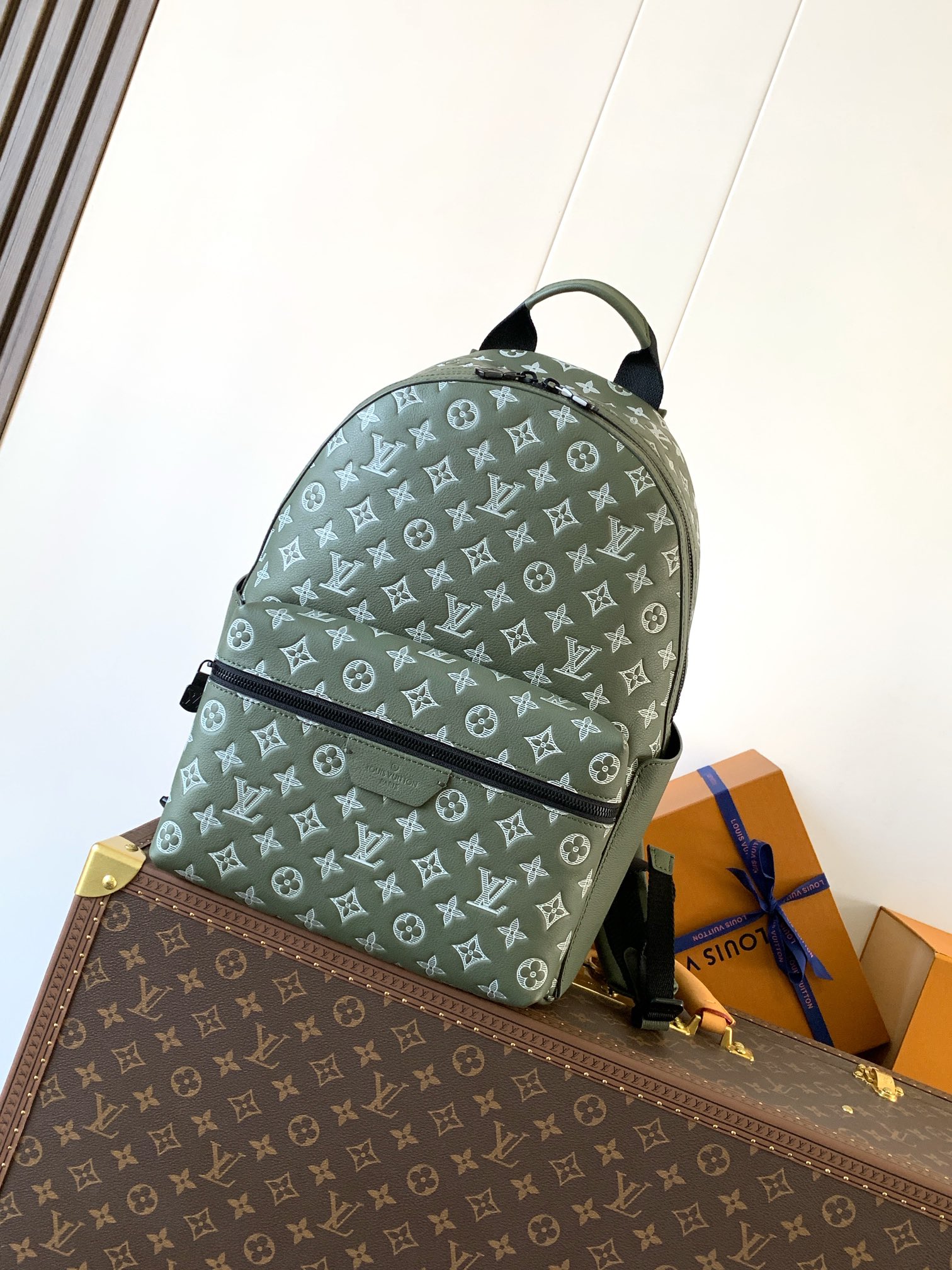 TOP Louis Vuitton LV Discovery Backpack Monogram Bag 29x38x20cm - Green