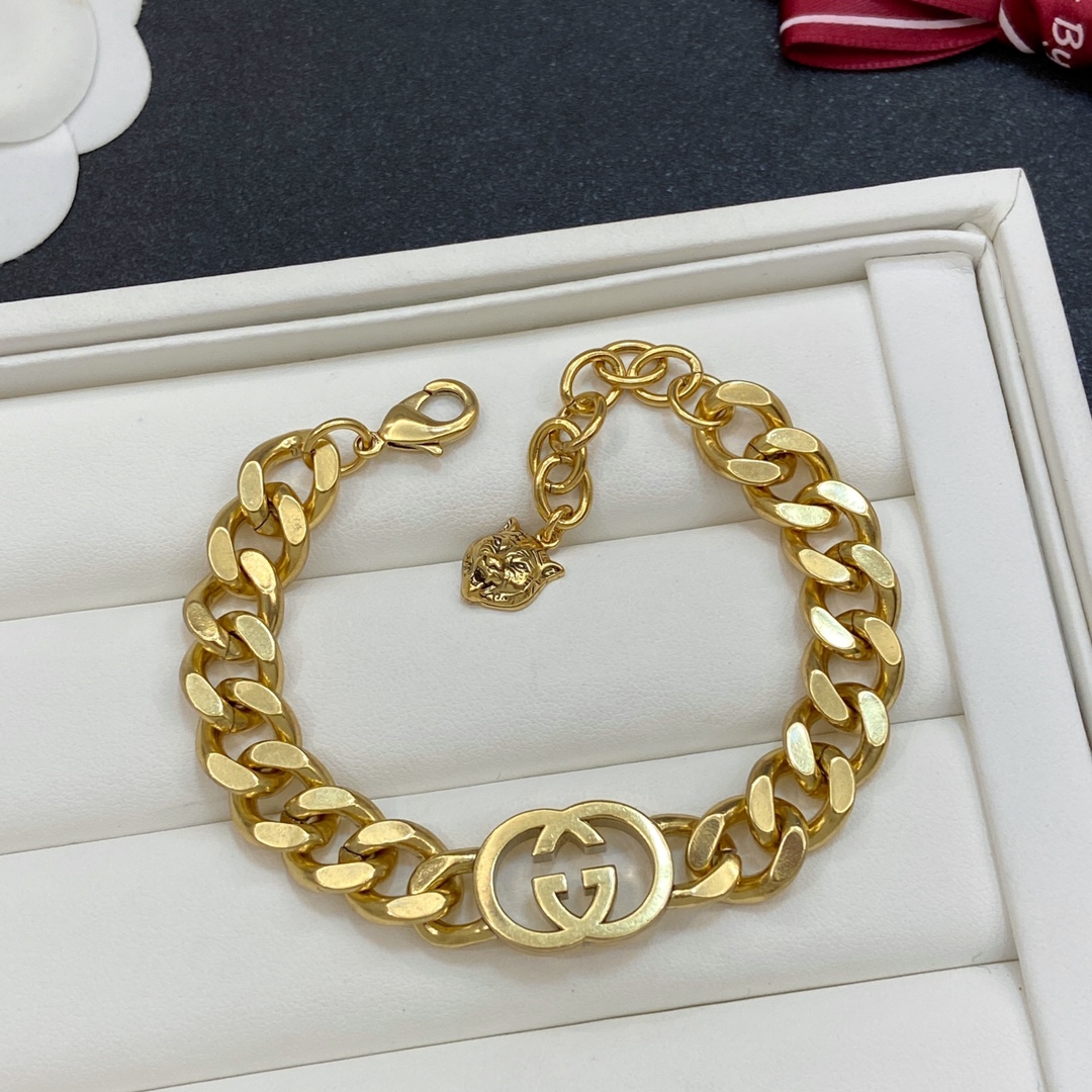 TOP GUCCI Bracelet +Necklaces - Gold