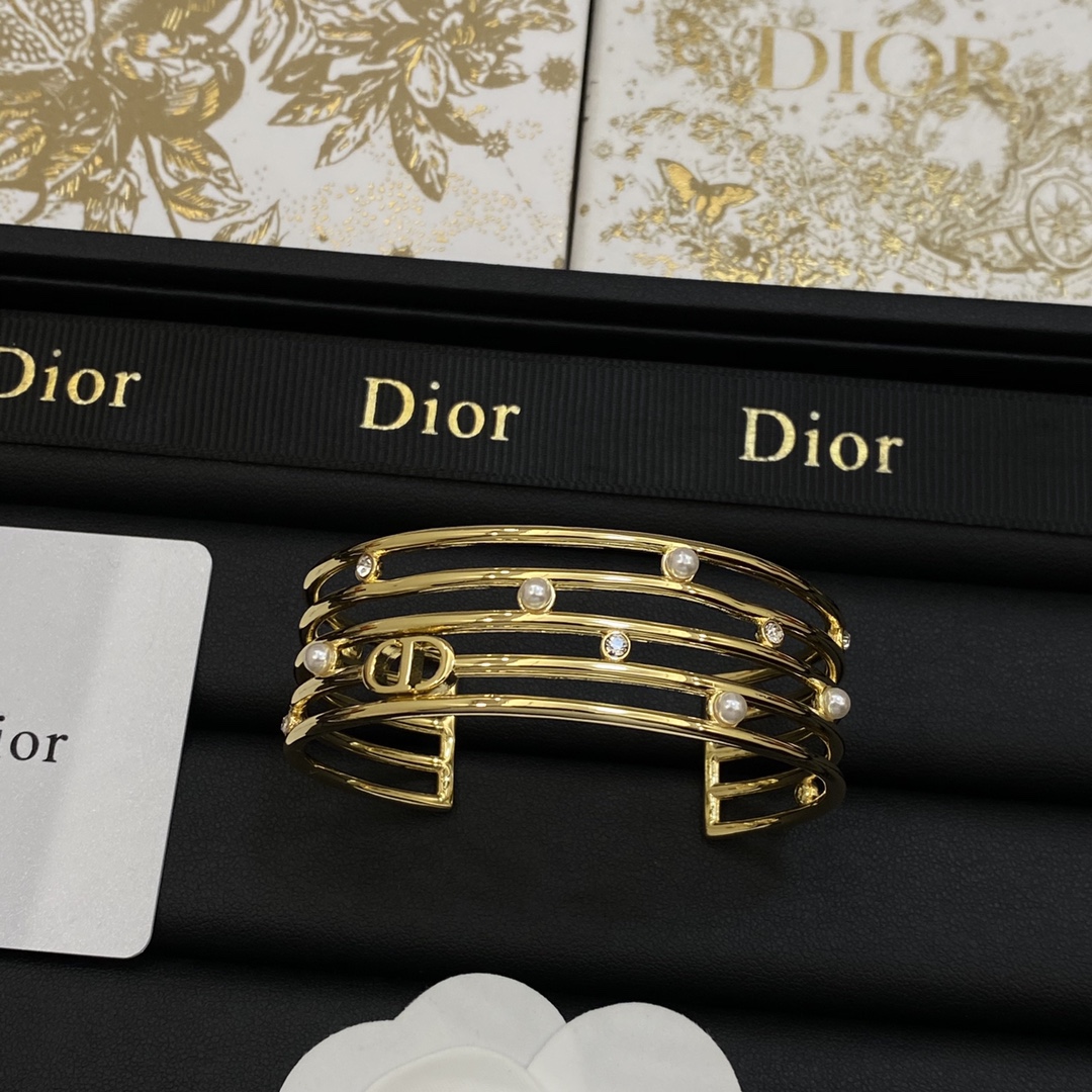 TOP Christian Dior Logo Open Bracelet with Pearls and Diamonds - Gold