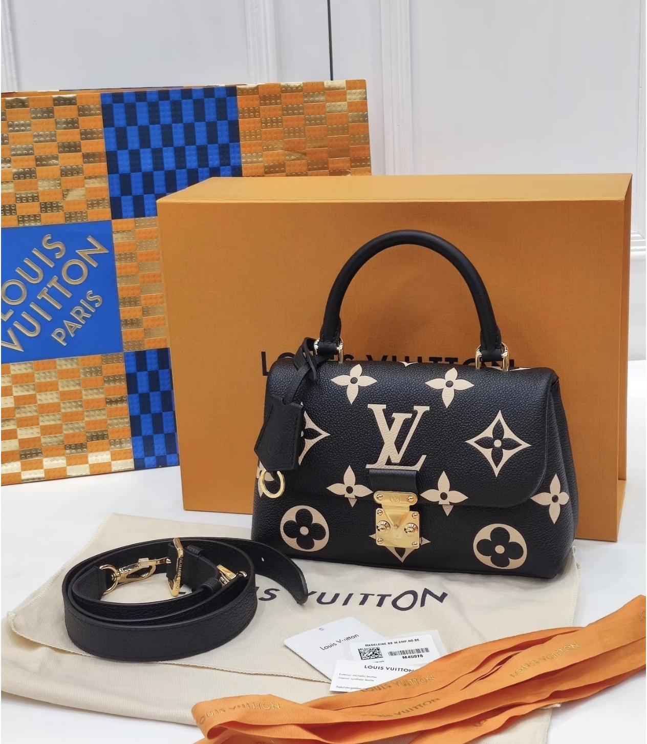 TOP Louis Vuitton LV Madeleine BB Bag  - Black