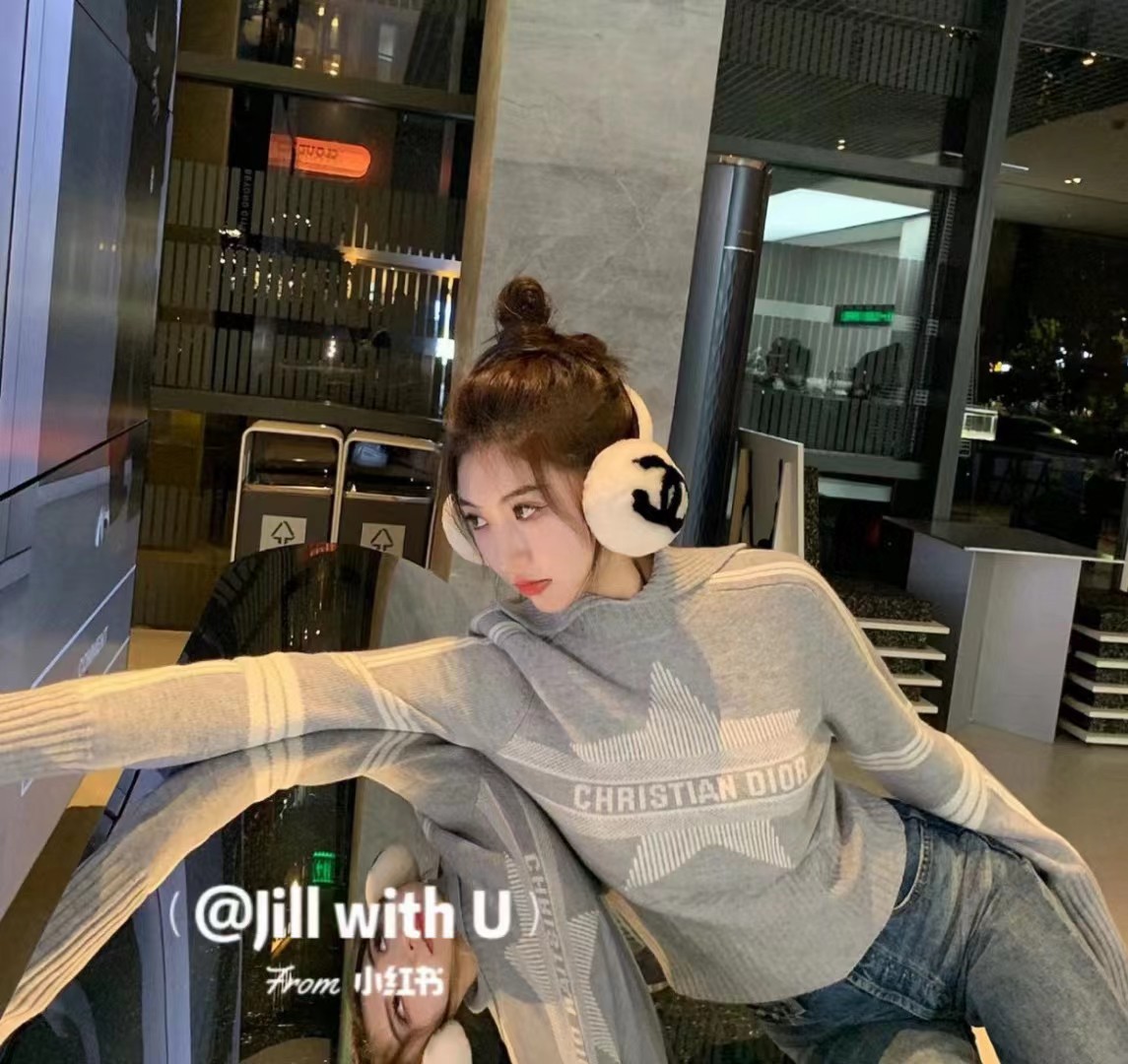 TOP CHANEL The Latest Ear Muffs - Black&White