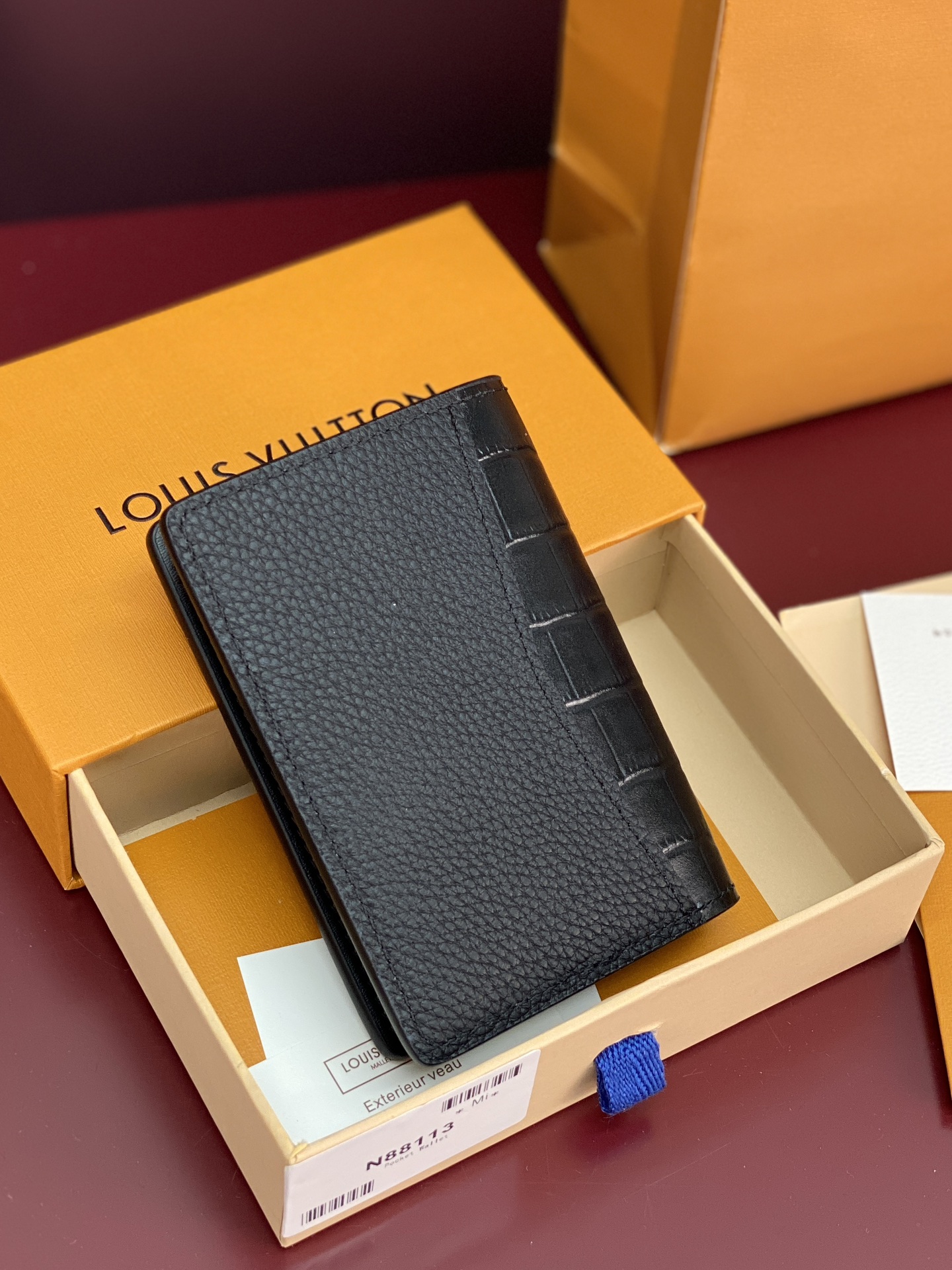 TOP Louis Vuitton LV Men's Card Holder with Crocodile Leather 8x11x1cm - Black