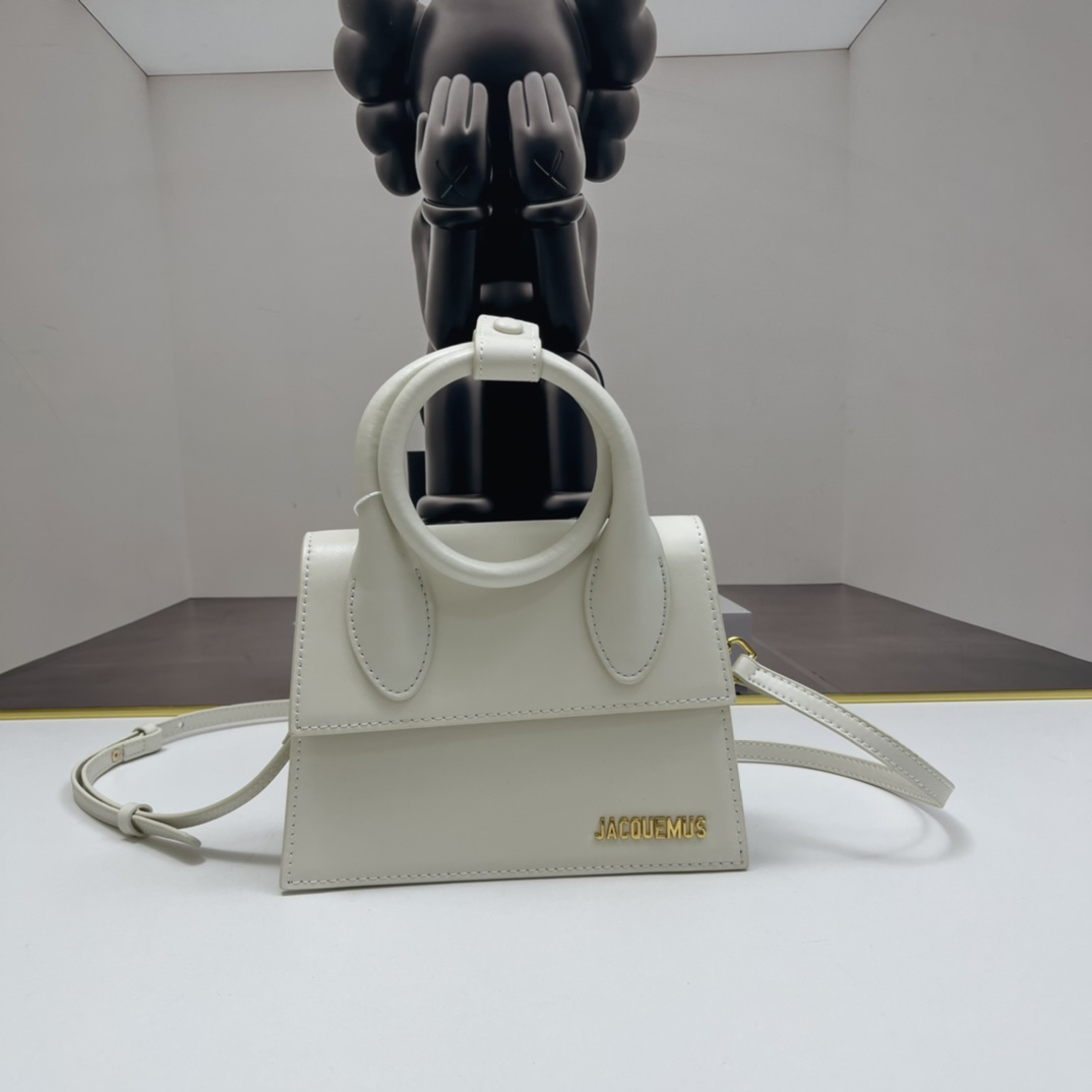 Jacquemus Cowhide Handbag(Replica)