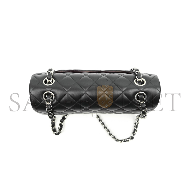 CHANEL SMALL CLASSIC FLAP BLACK LAMBSKIN (23*14*6cm)