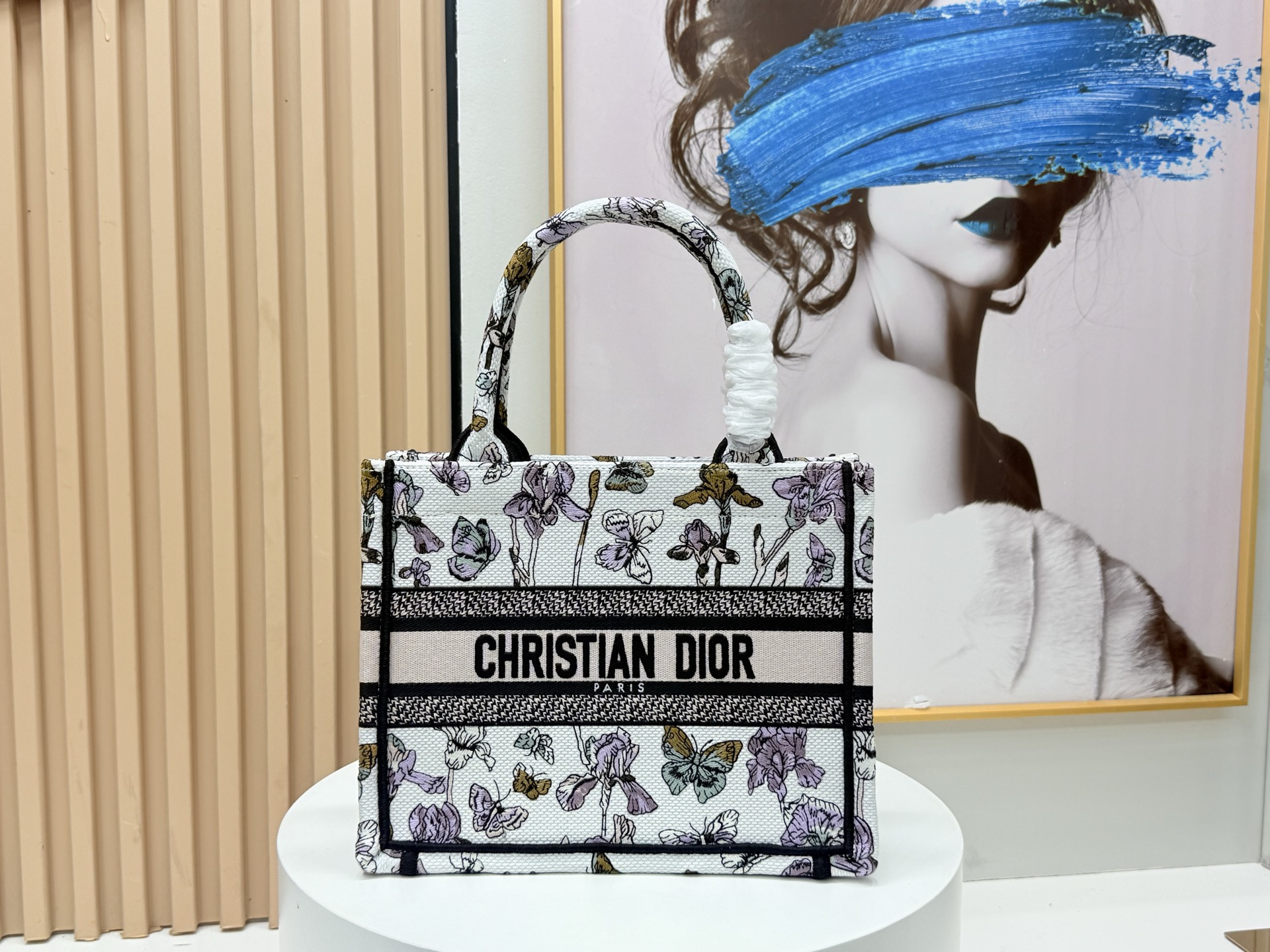 TOP Christian Dior  Book Tote Bag - 3 Sizes - White