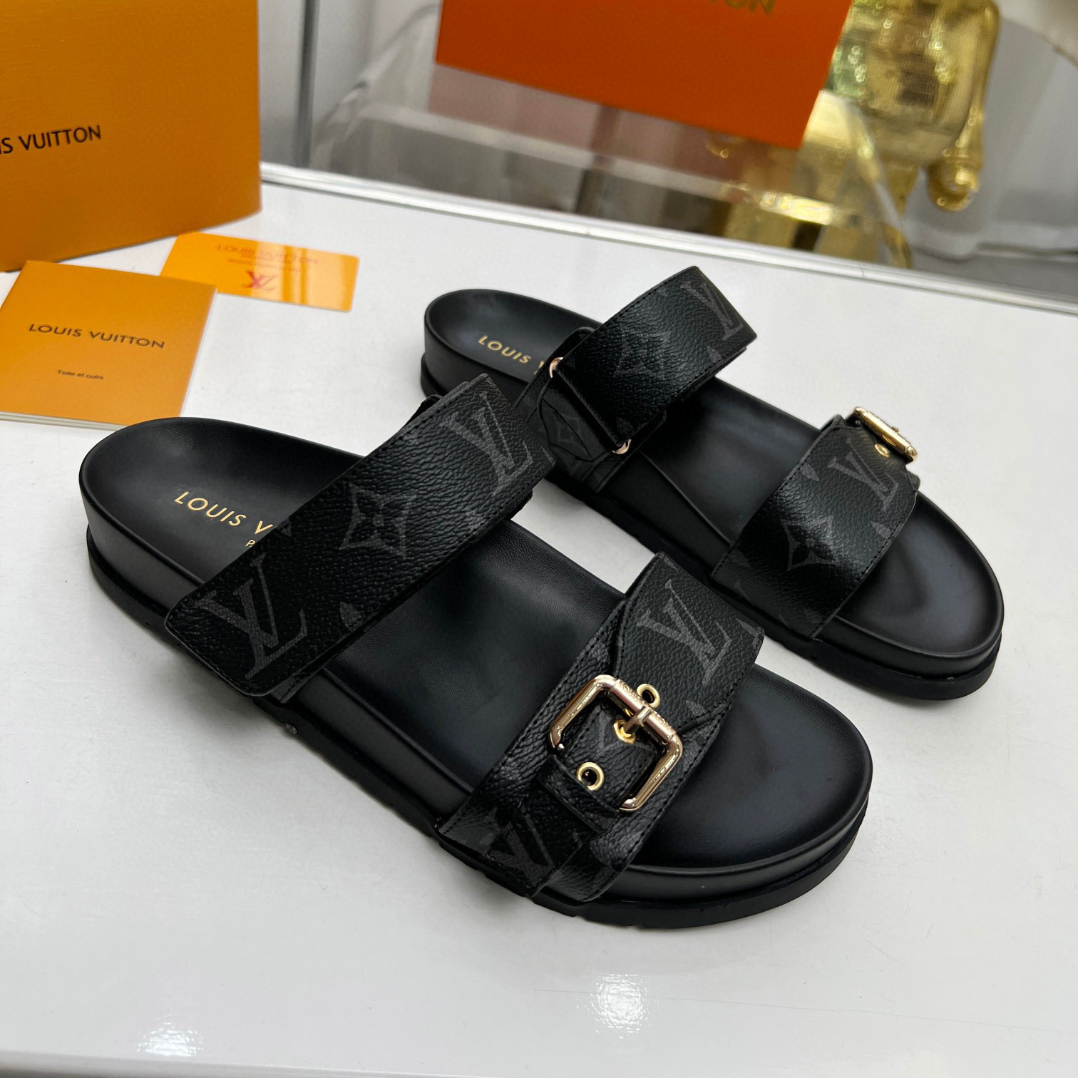 Louis Vuitton LV Bom Dia Fashion Flip-flops Slide Sandal (Replica)
