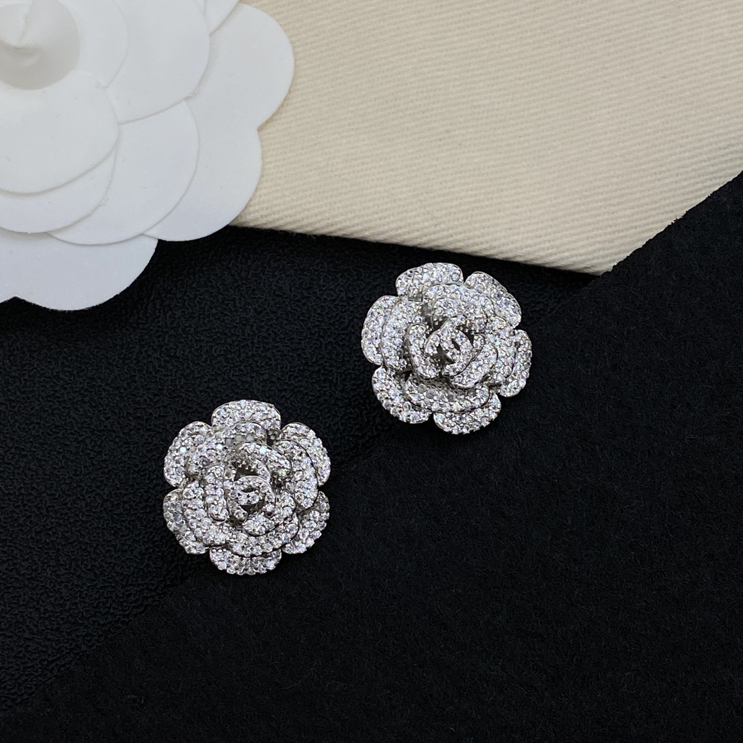 TOP CHANEL CC Earrings - 2 Colors