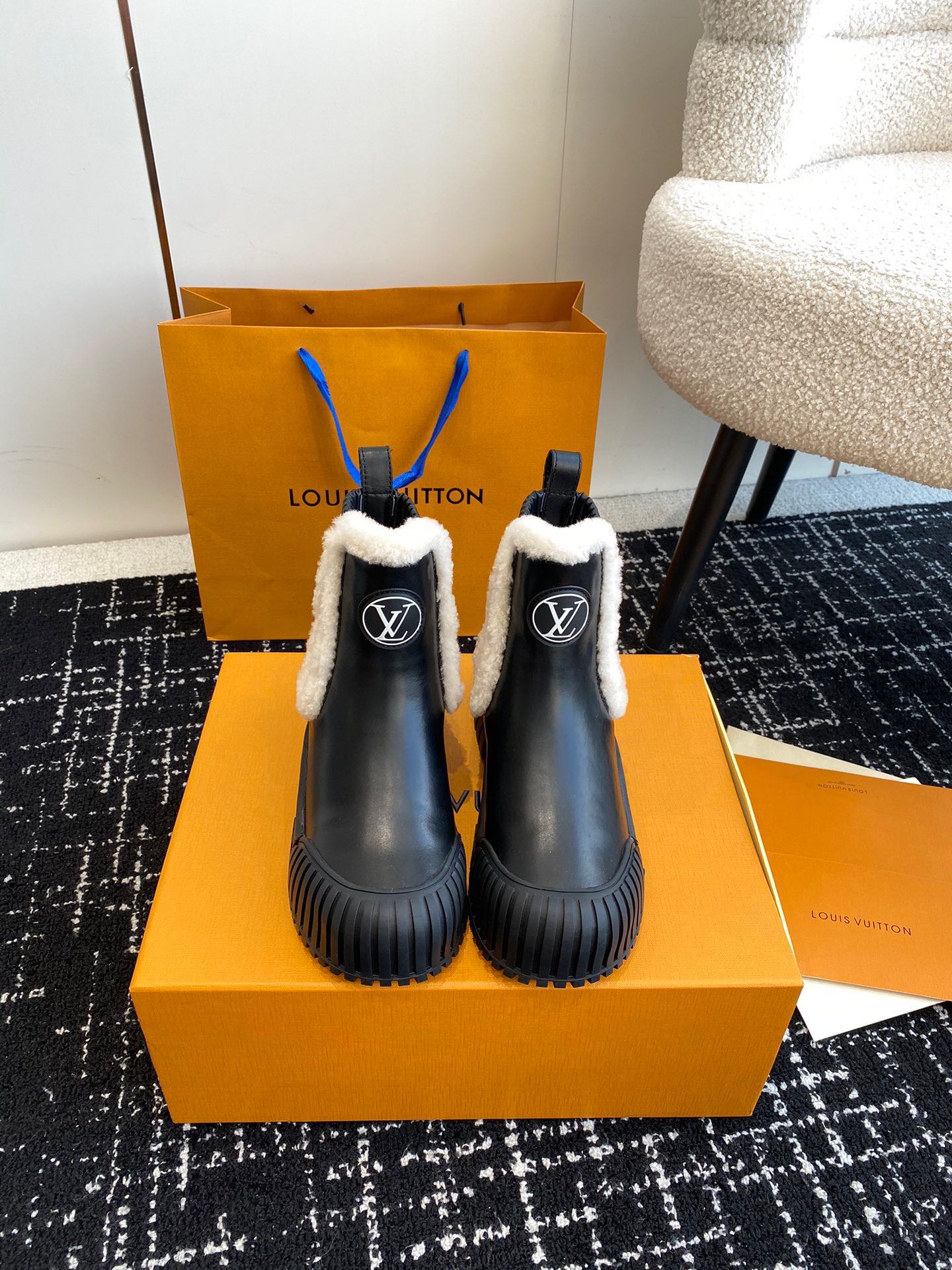 TOP Louis Vuitton LV Autumn And Winter Wool Boots - 3 Colors