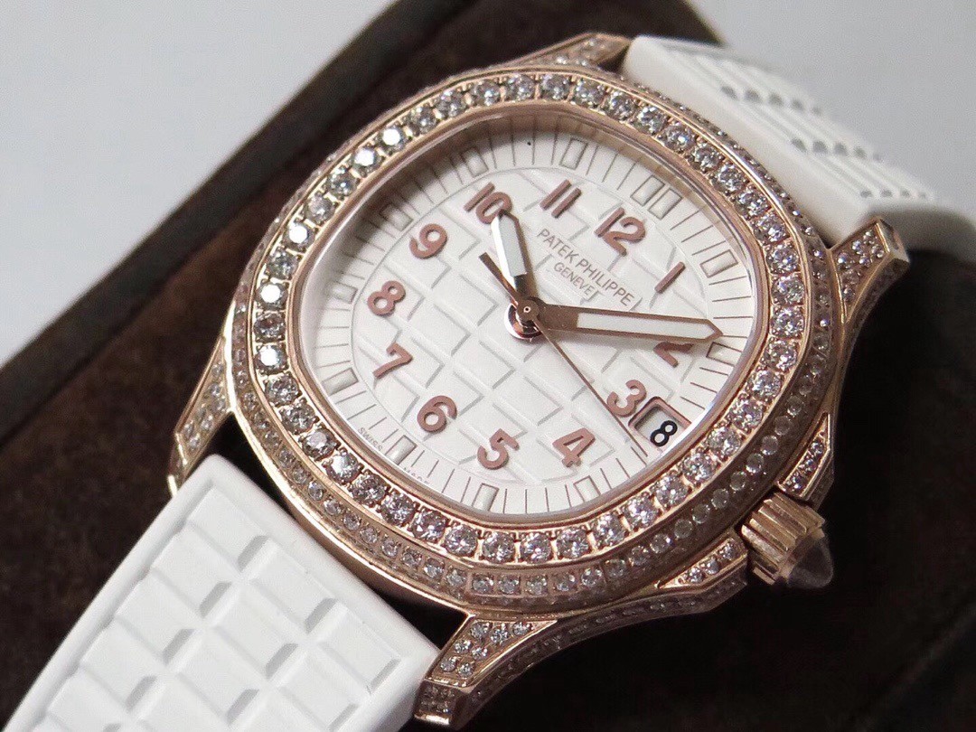 Patek Philippe Aquanaut 5068R-010 rose gold white plate grenade watch