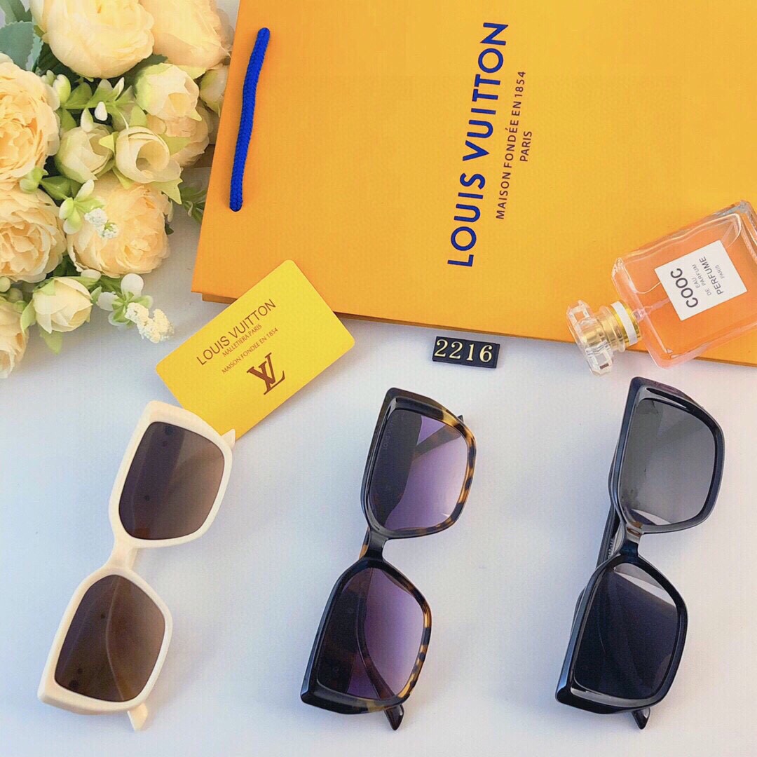TOP Louis Vuitton LV Sunglasses  - 3 Color