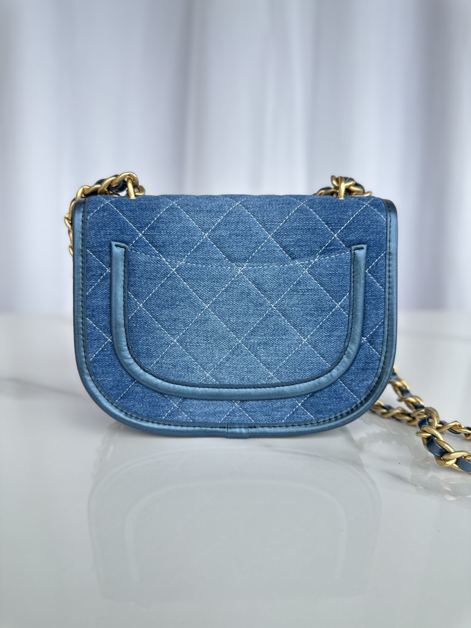 TOP CHANEL Small Messenger Bag 20x16x7.5cm - Denim