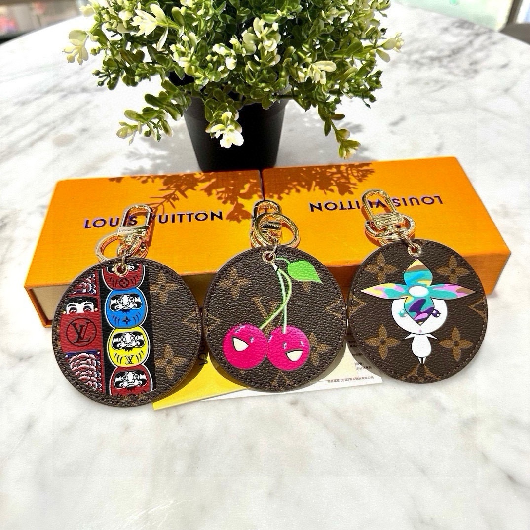 TOP Louis Vuitton LV Lllustrated Key Chain - 3 Color