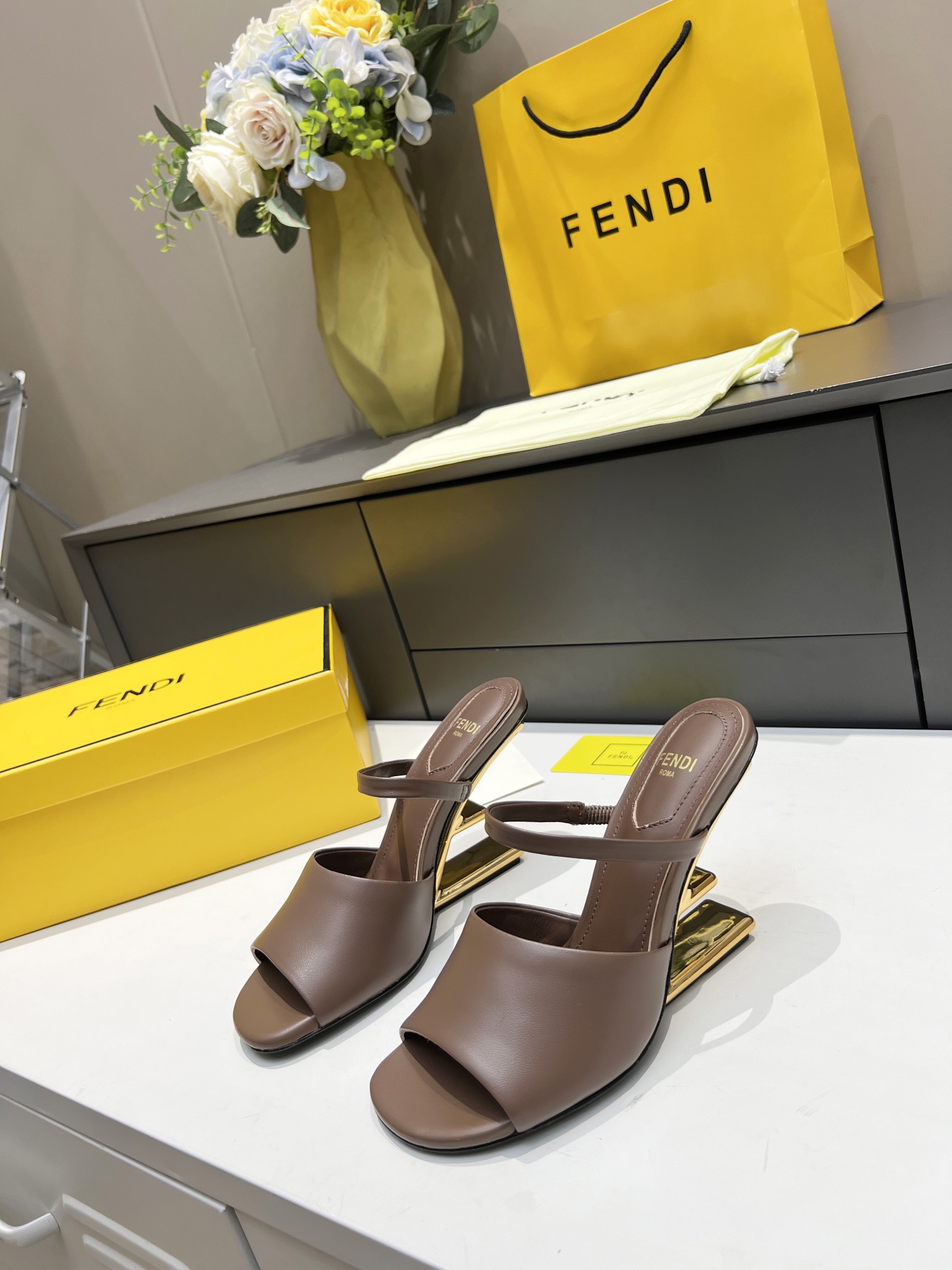 TOP FENDI First High Heel - Chocolate