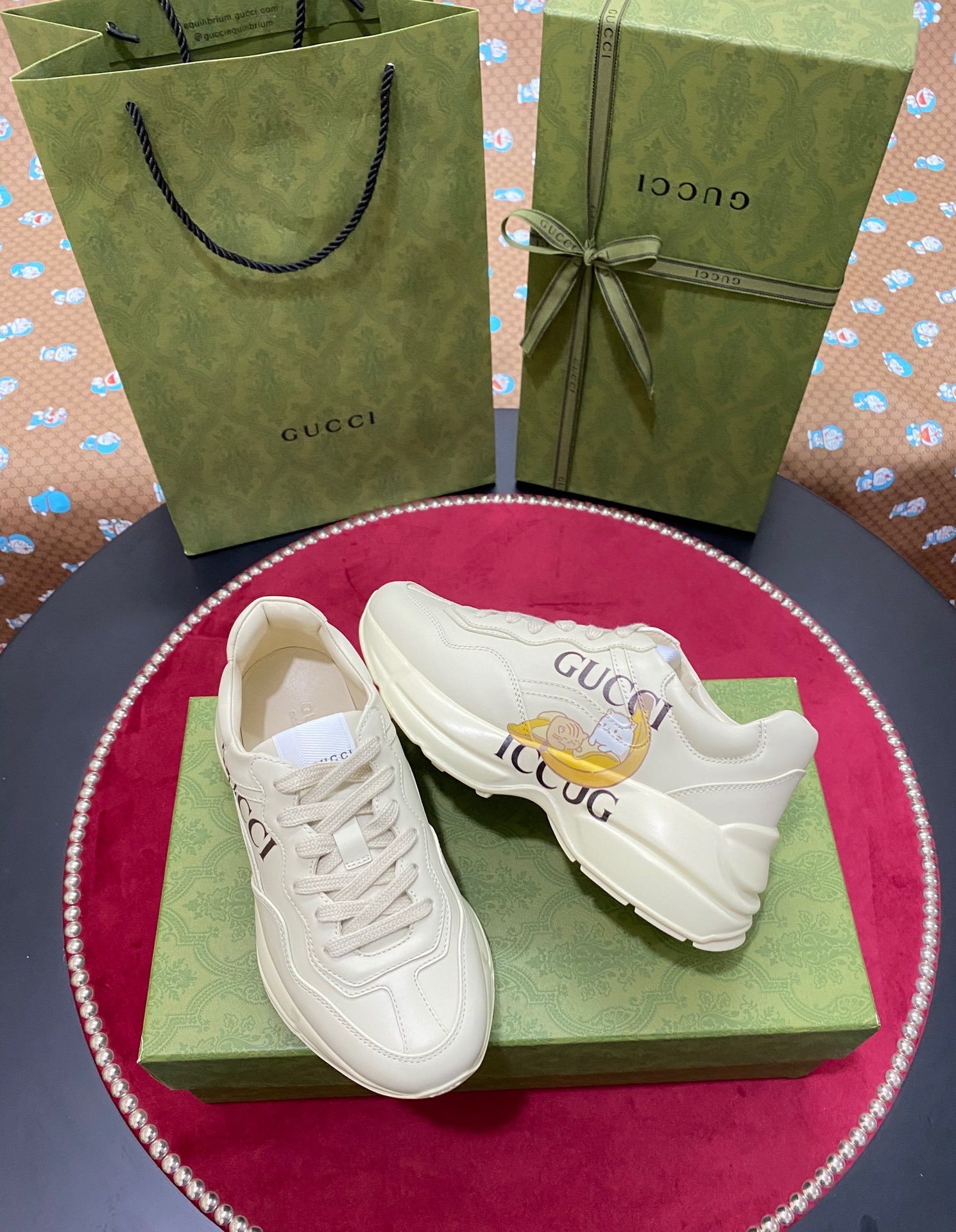 TOP GUCCI RHYTON WITH BANANA PRINT SNEAKER