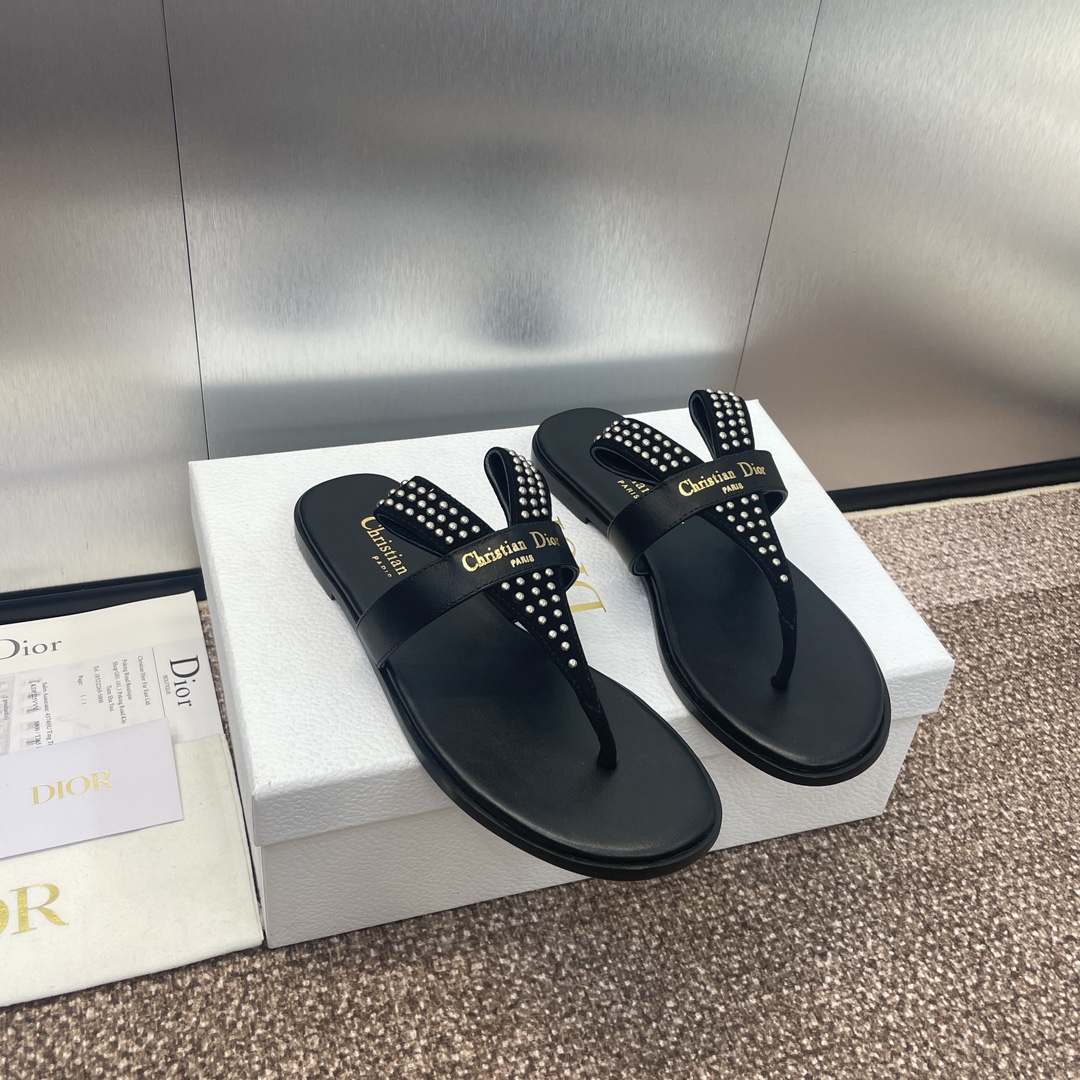 TOP Christian Dior Rivet Flip Flops - Black