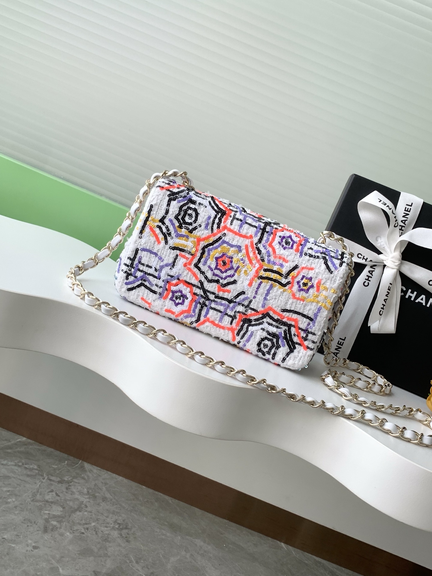 TOP CHANEL Flap Bag 14-21-8 cm - White