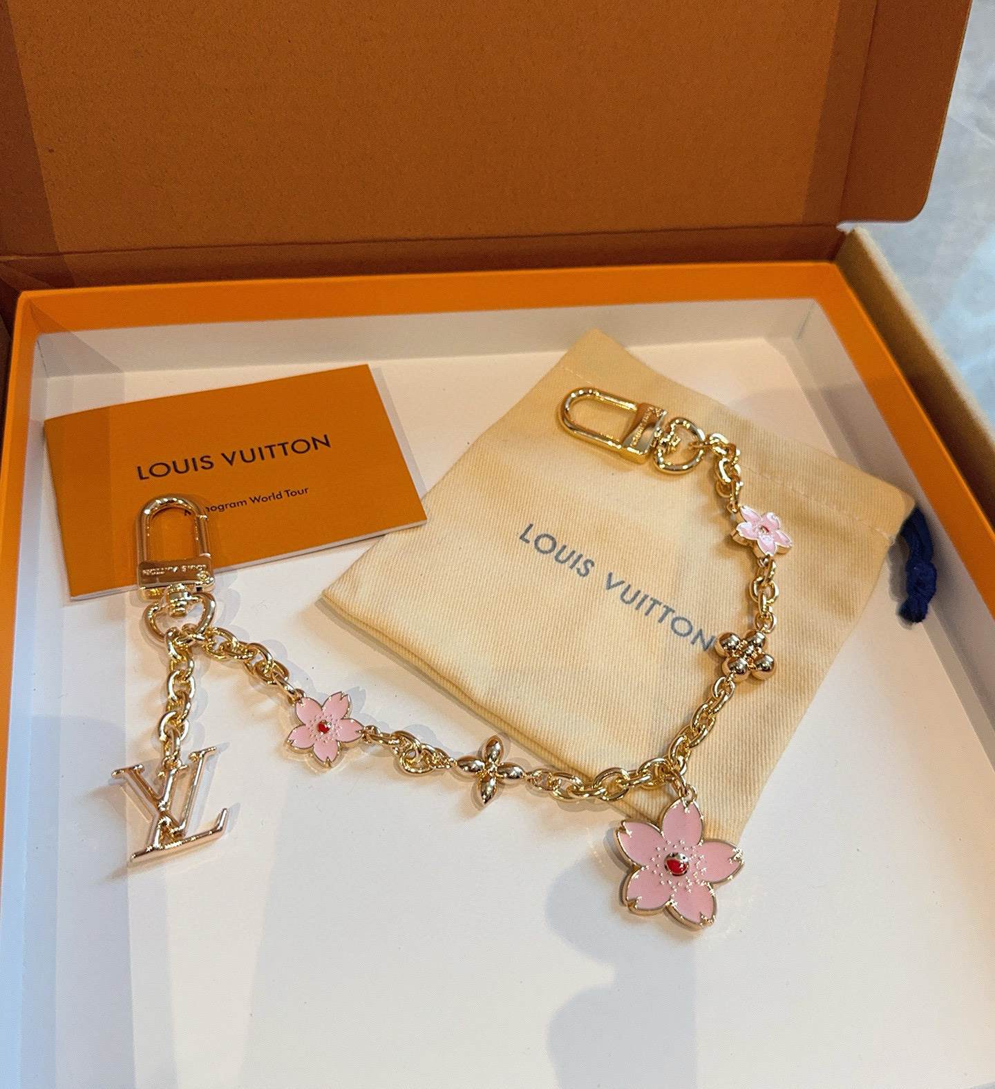TOP Louis Vuitton LV ×TM Cherry Blossom Bag Charm  - Gold