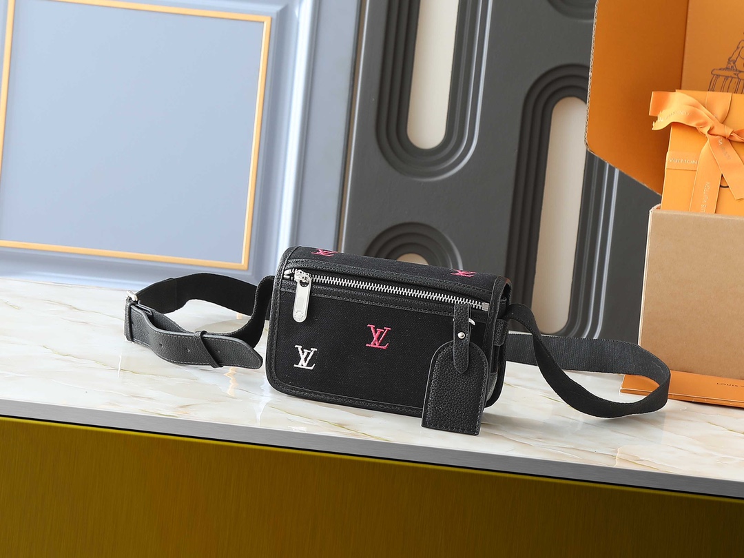 TOP Louis Vuitton LV Bosphore Bag 19x12x7cm - Black