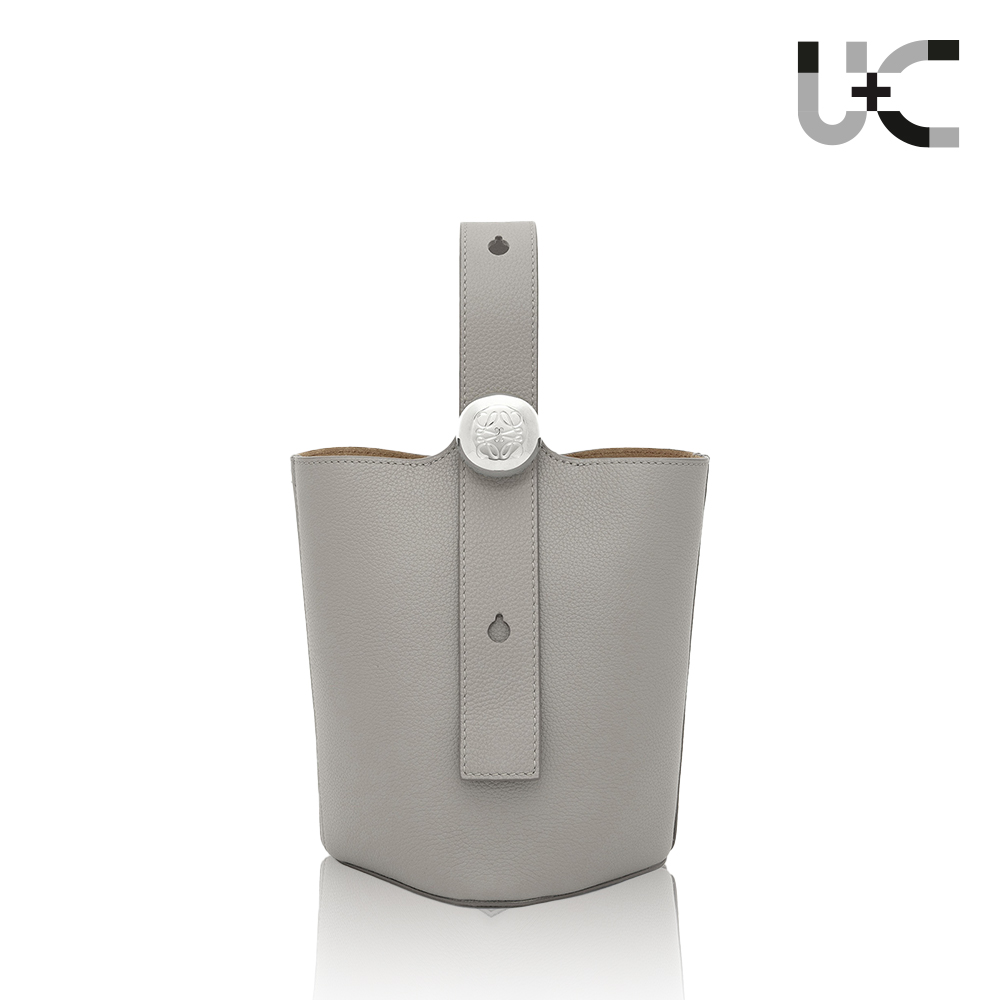 LOEWE Mini Pebble Bucket bag in soft grained calfskin (10A Mirror Version)