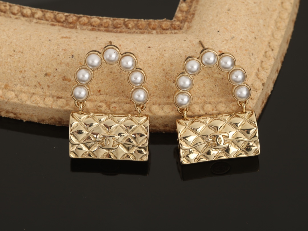 TOP CHANEL Double C Bag Earrings