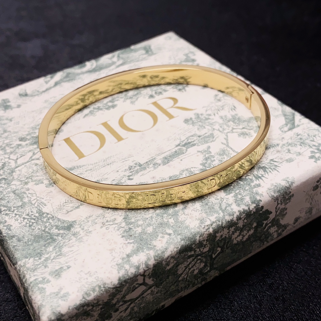 TOP Christian Dior Logo Bracelet - 2 Colors