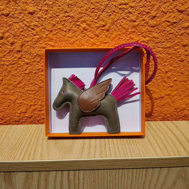 TOP HERMES Pagasus Charm - 19 Colours