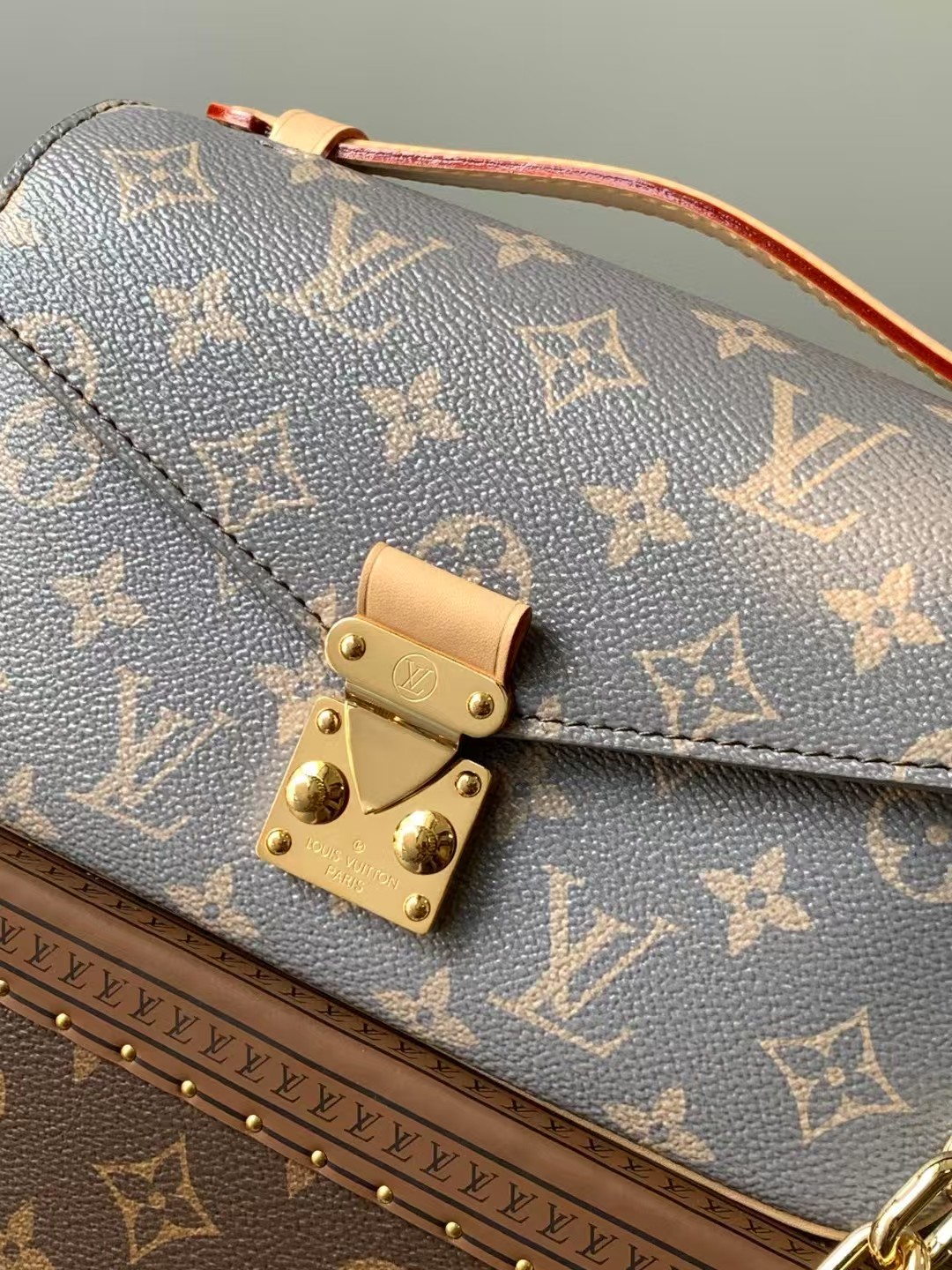 TOP Louis Vuitton LV Pochette Metis Bag 21.5X13.5X6cm - Gray