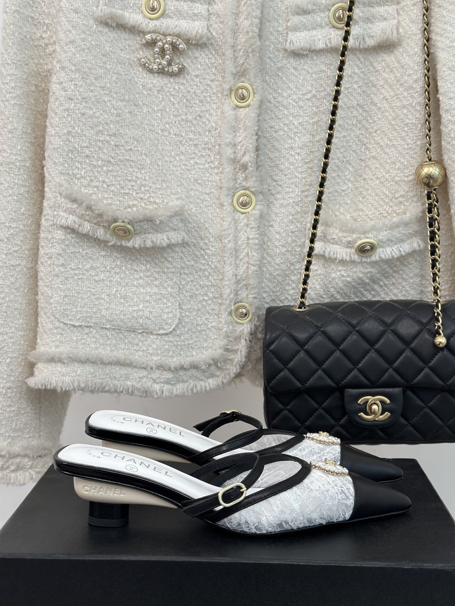TOP CHANEL CC Clover Pearl Slides - 3 Color