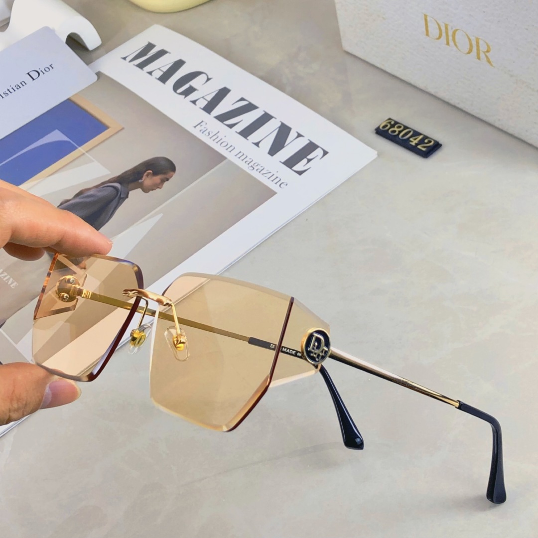 TOP Christian Dior Sunglasses - 3 Color