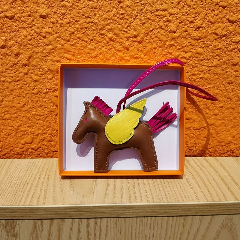 TOP HERMES Pagasus Charm - 19 Colours