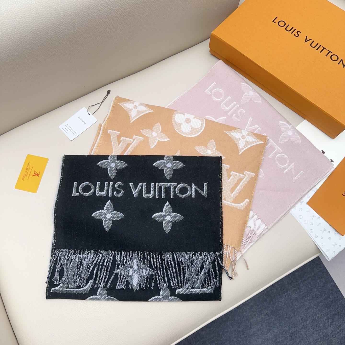 TOP Louis Vuitton LV Scarf 34 x 220 cm - 3 Color