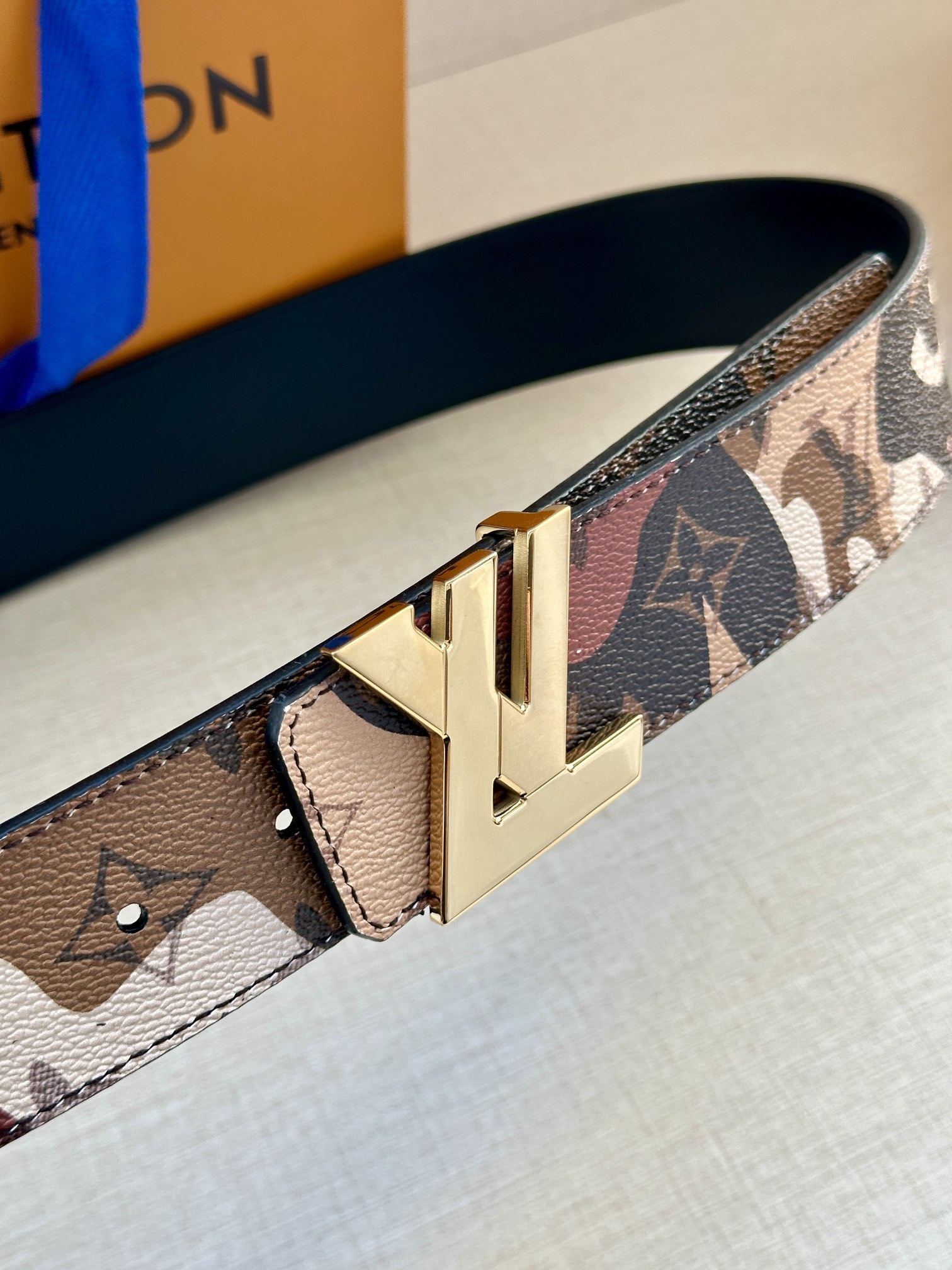 TOP Louis Vuitton LV Initiales Reversible Belt - 4.0CM