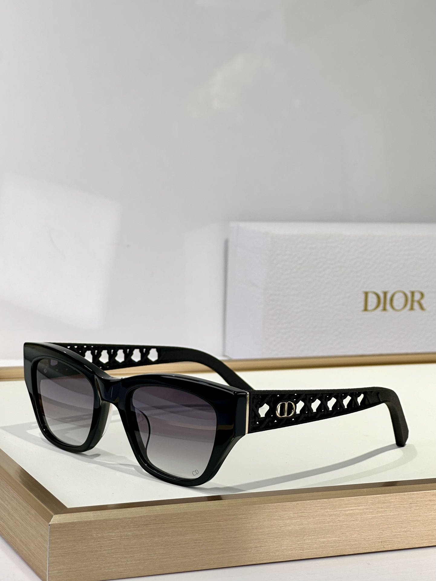 TOP Christian Dior Sunglasses - 8 Color