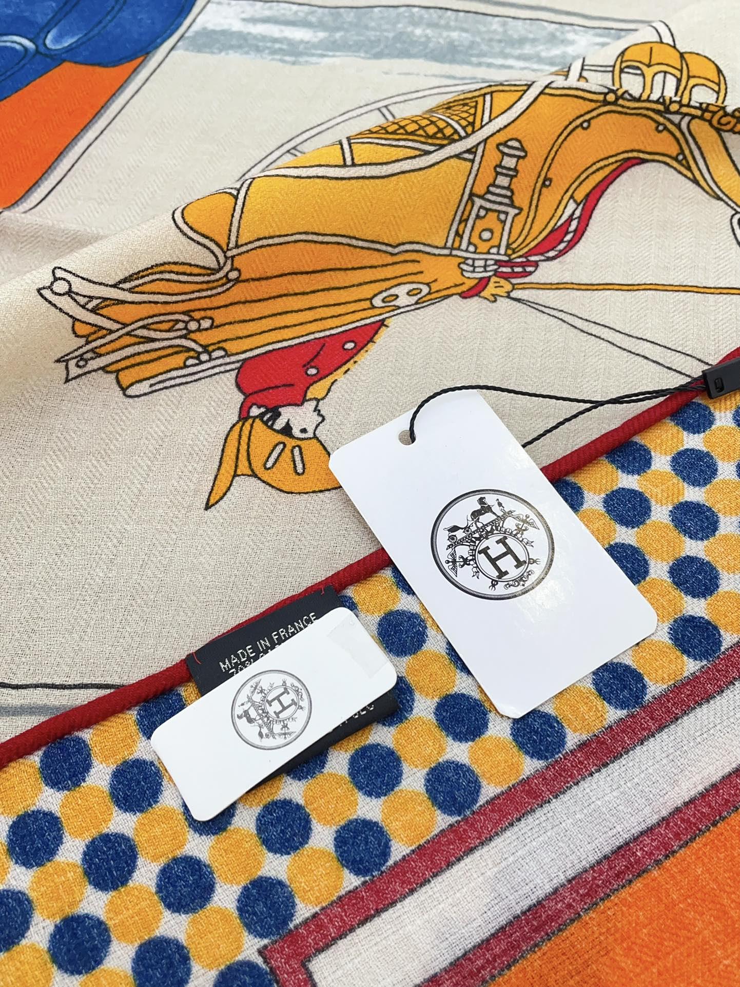 TOP HERMES Cashmere Square Scarf 140 x 140 cm - 2 Colours
