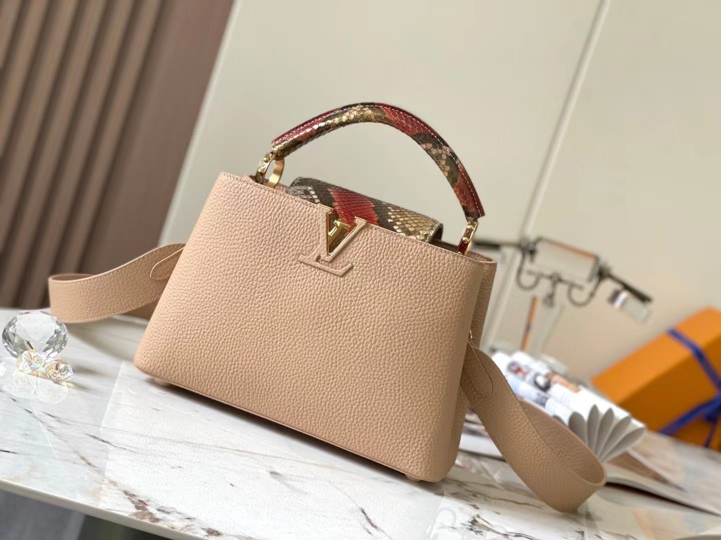 TOP Louis Vuitton LV Capucines Python Gold Buckle Bag 27 x 18 x 9cm- Beige