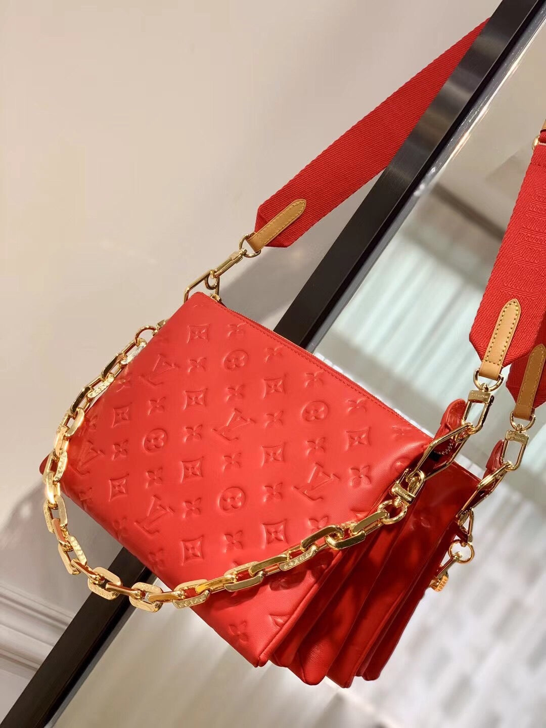 TOP Louis Vuitton LV Coussin PM Bag Lambskin - Red