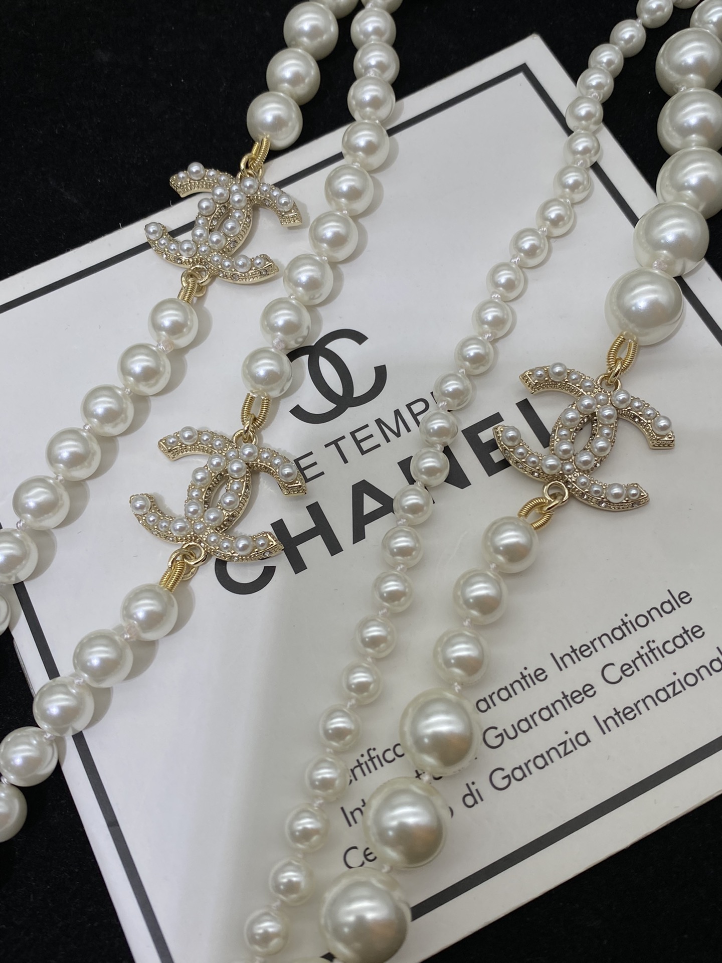 TOP CHANEL Layering Pearl Necklace
