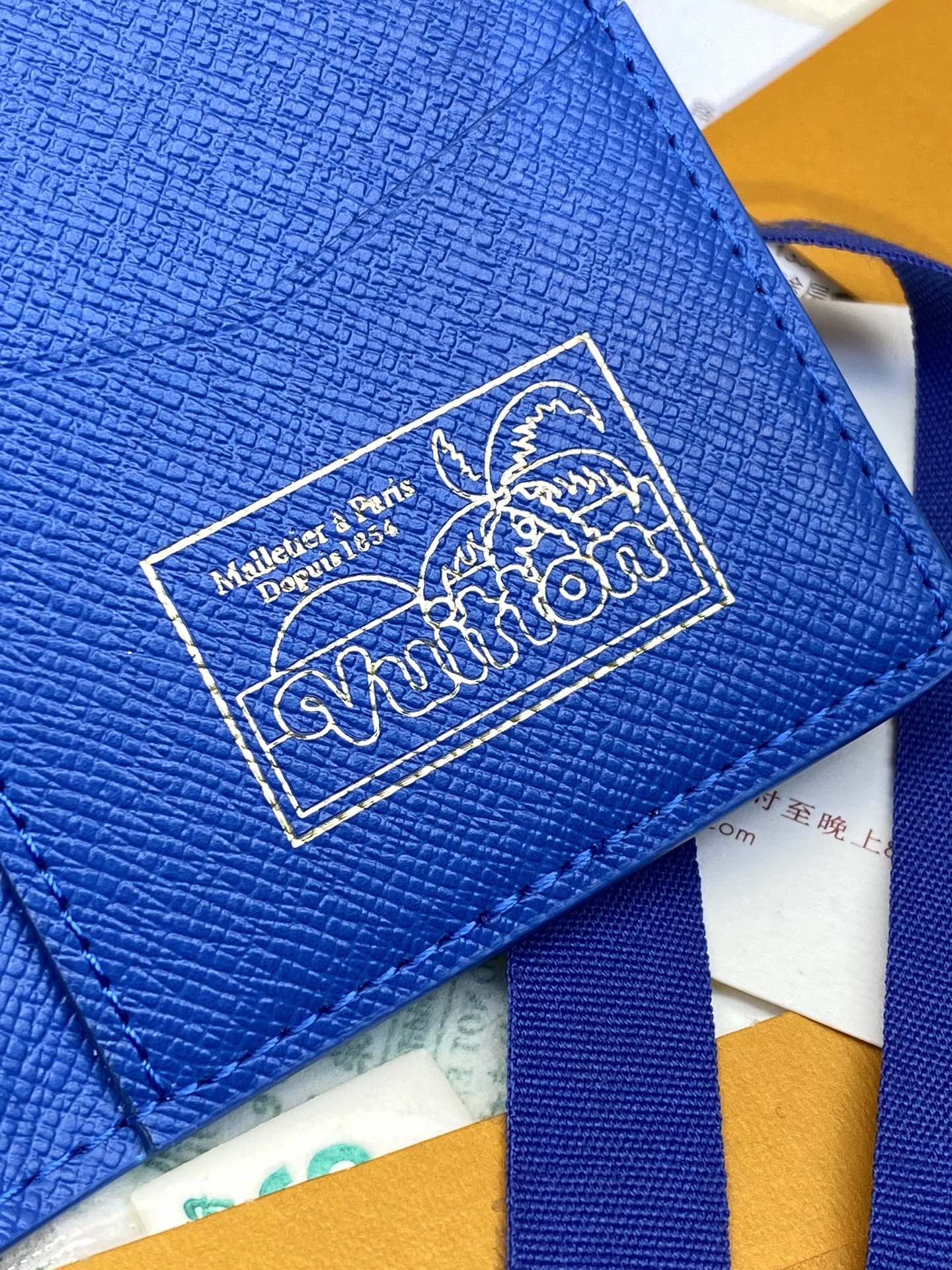 TOP Louis Vuitton LV Monogram Surfin Card Holder 7.5*11.1*1cm - Blue