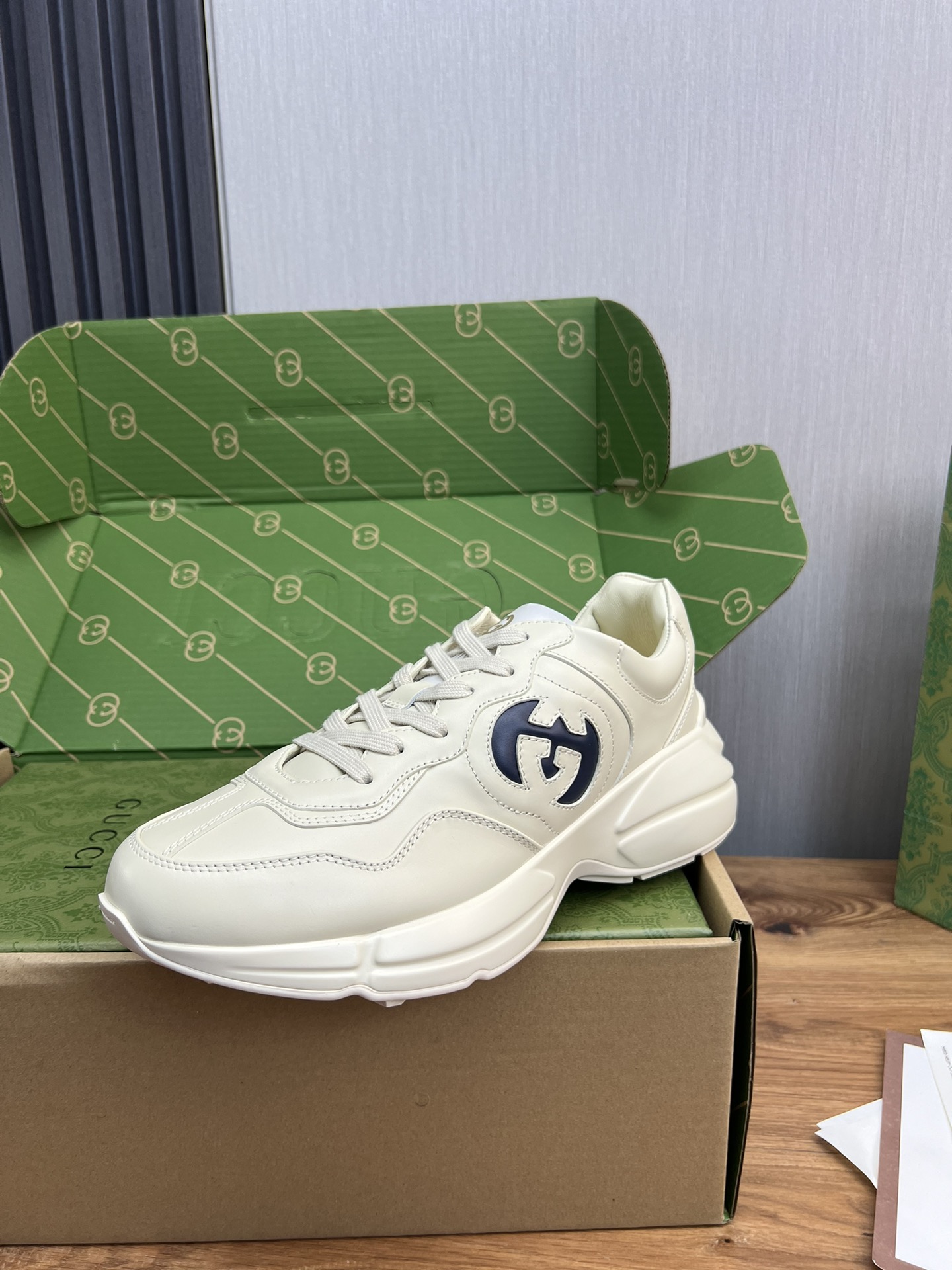 TOP GUCCI RHYTON SNEAKER-White