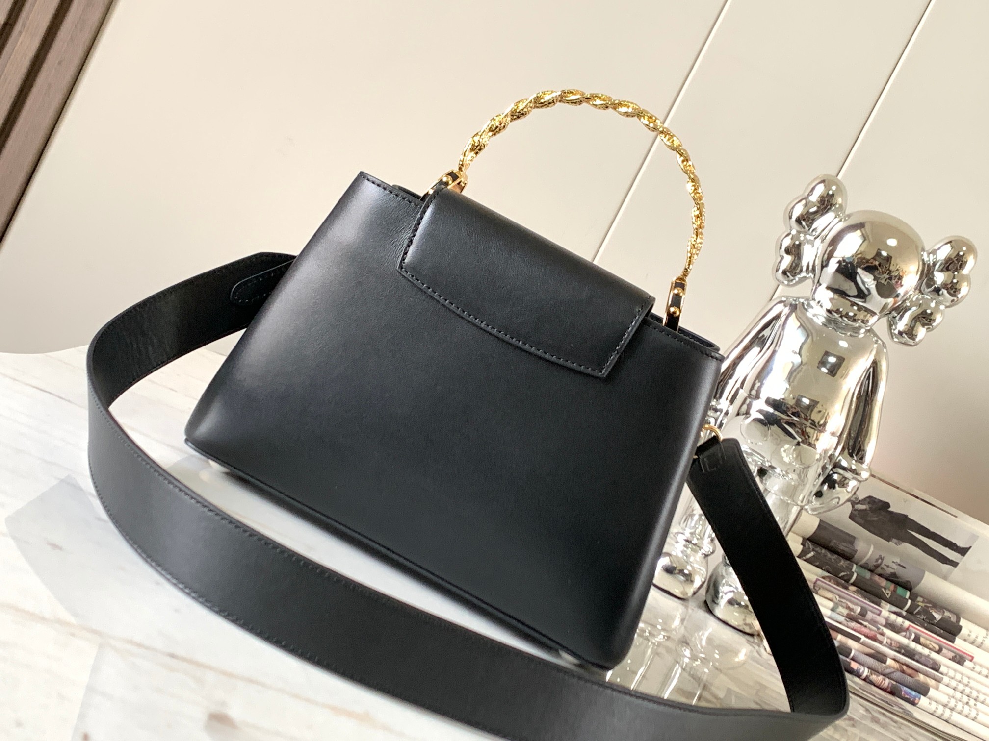 TOP Louis Vuitton LV Capucines Bag 27 *18 *9cm - Black with Green Shell Buckle