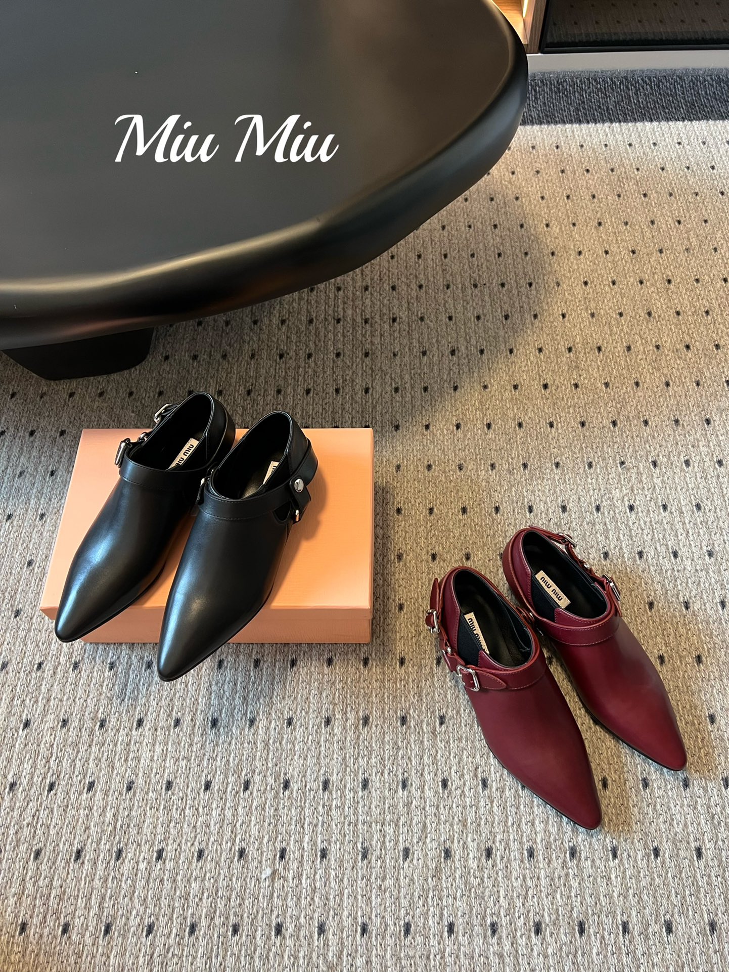 TOP Miu Miu Chunky Heel Pointed Toe Leather Shoes - 2 Color