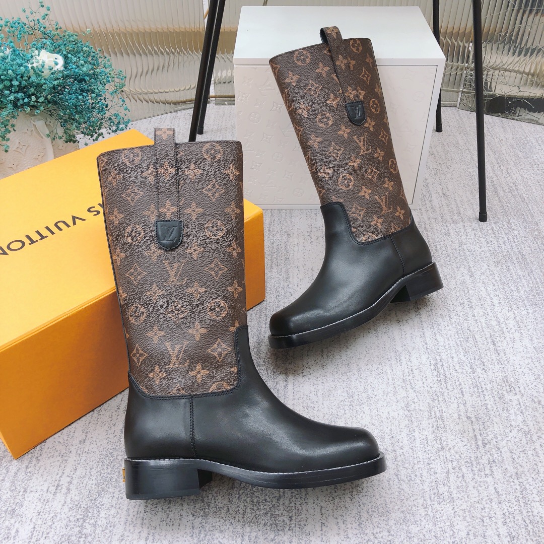 TOP Louis Vuitton LV Pure Leather Embossed Sleeve Boots - 2 Colour